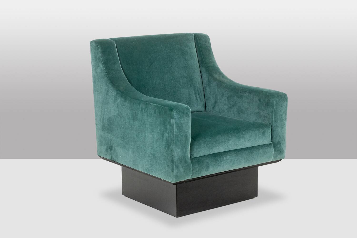 Pair of “Club” armchairs, cubic shape. 1940s.