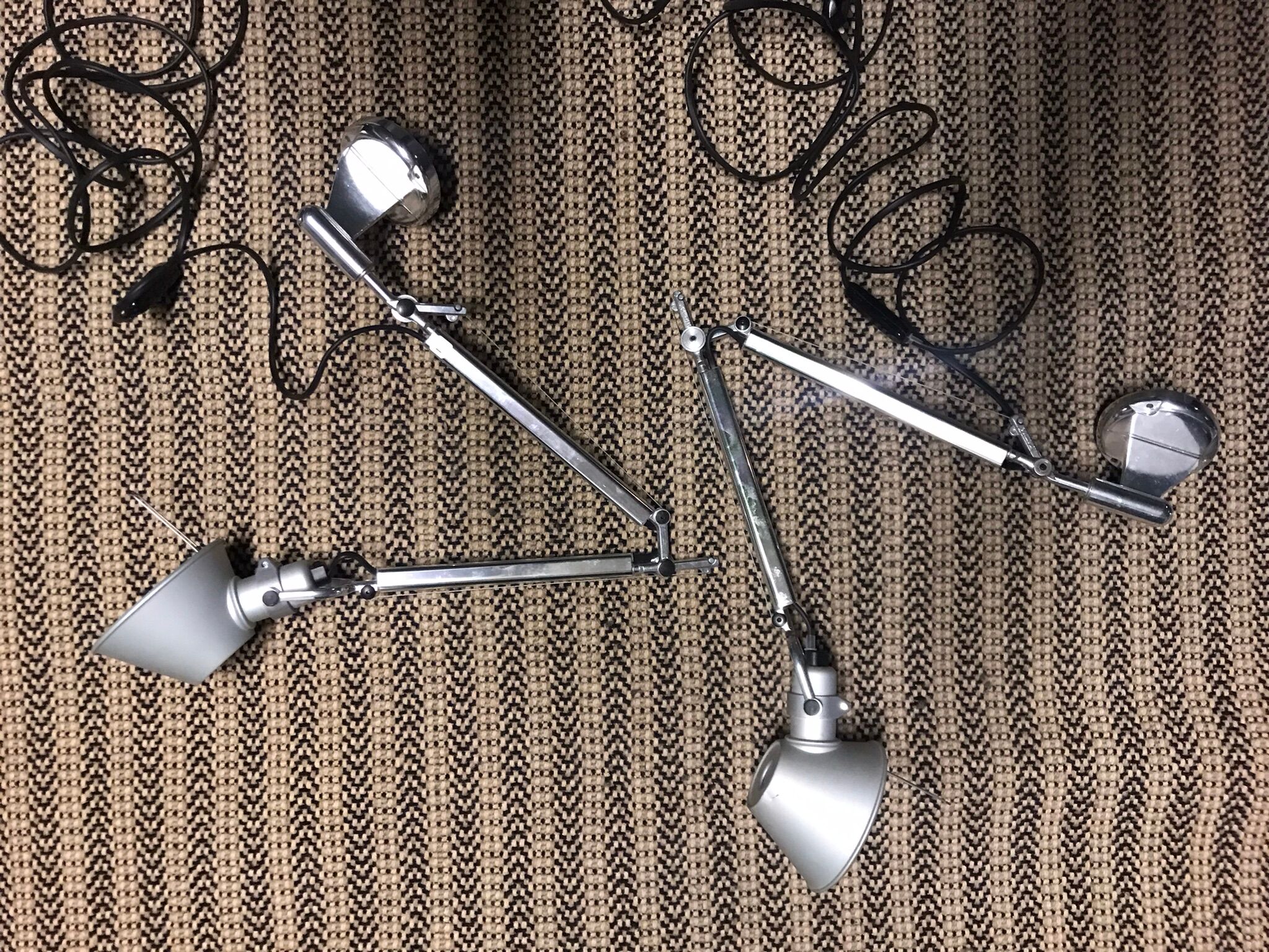 Pair of Tolomeo Tavolo lamps with their wall mount