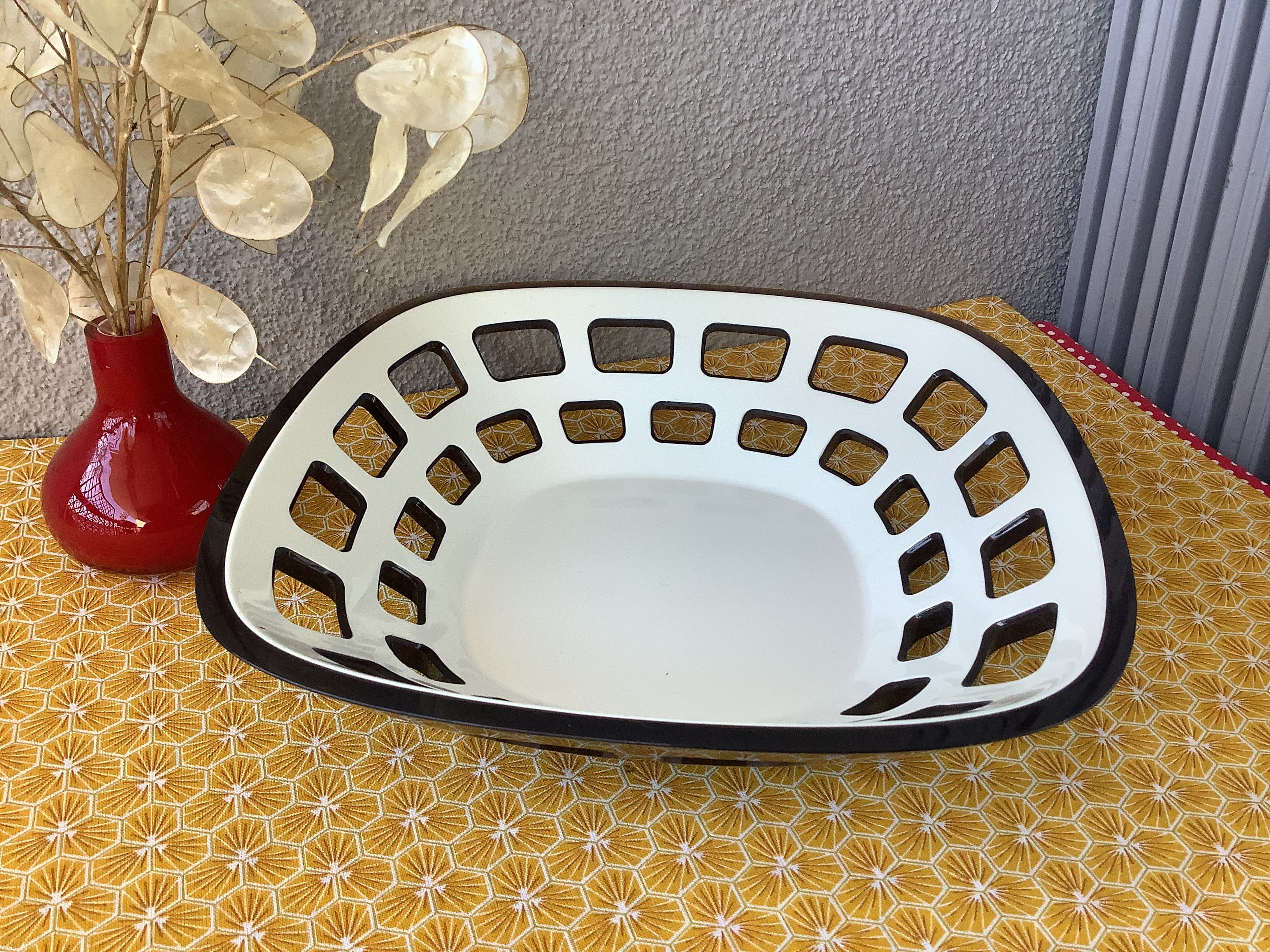 Guzzini Italy Plexiglas bread or fruit basket