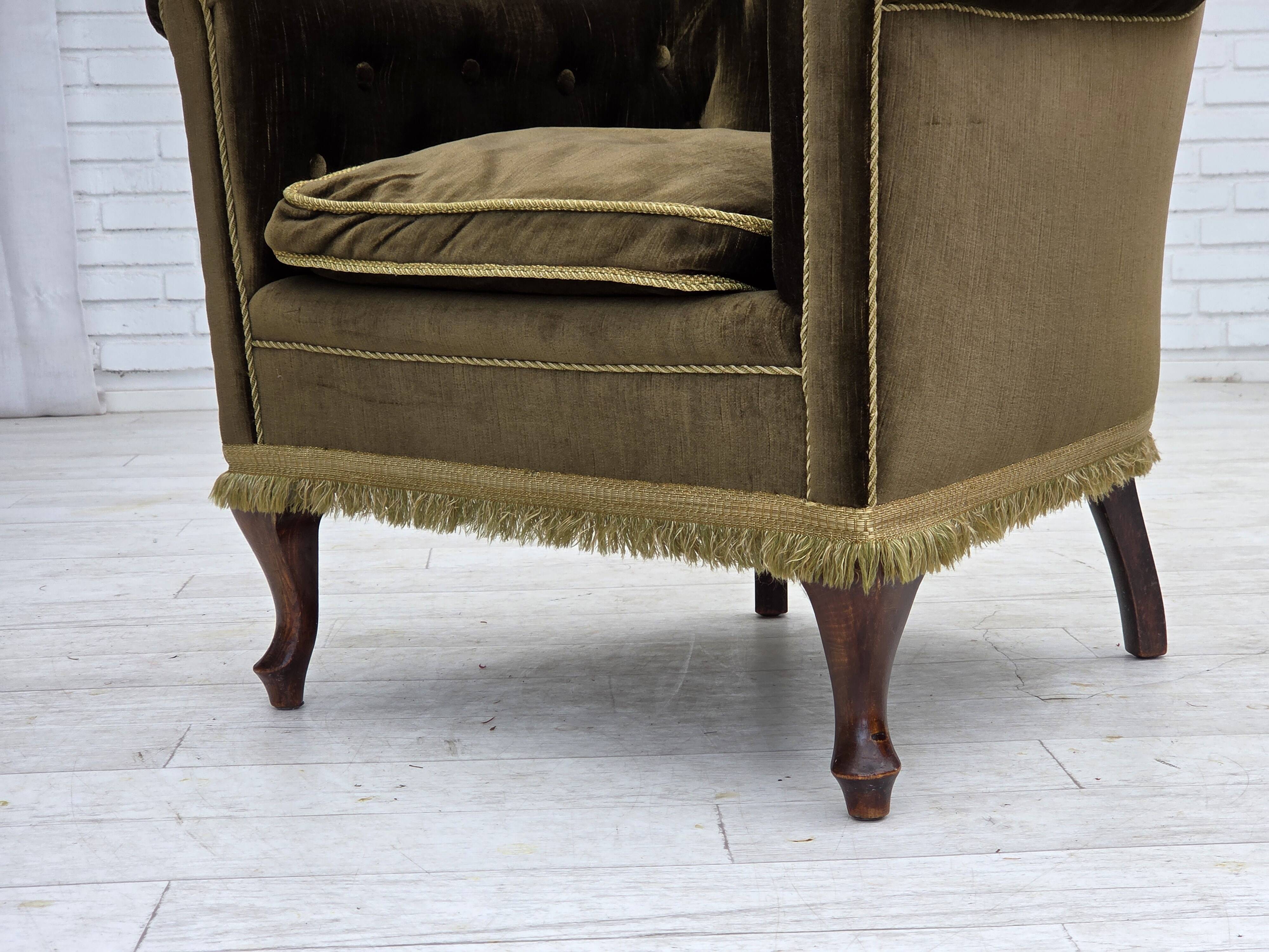 Fauteuil scandinave des années 1950, velours vert, bois de frêne.