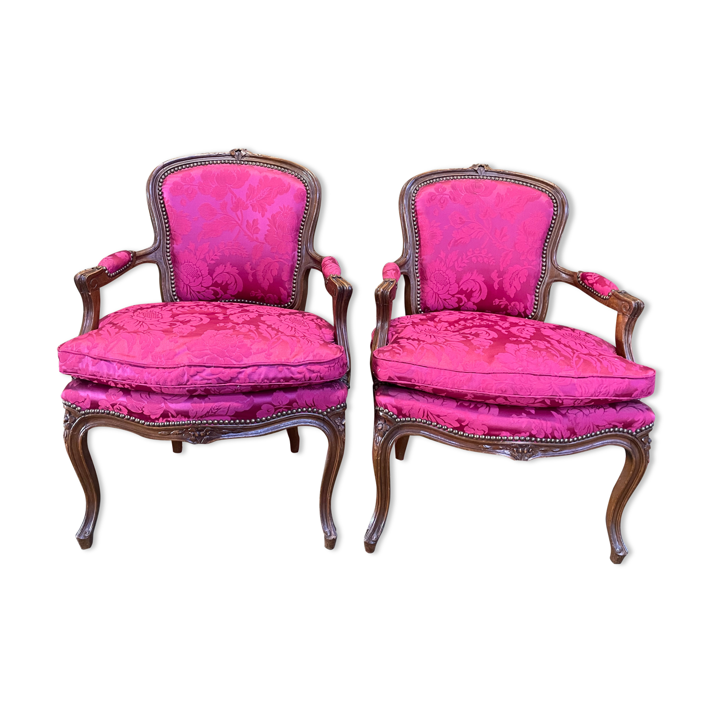 Paire de fauteuils cabriolets de style Louis XV