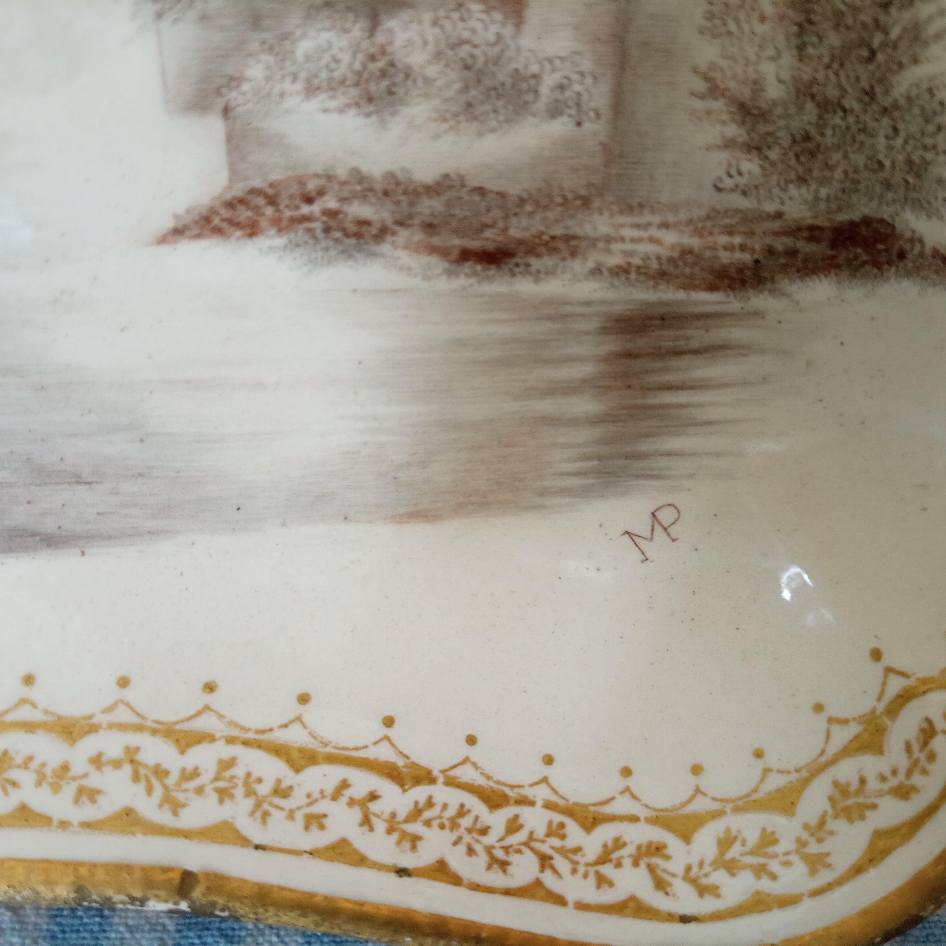 very nice bannette in soft paste (Paris 18th) décor in grisaille