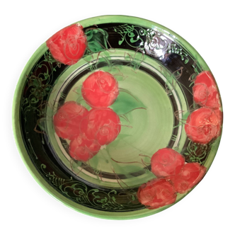 Assiette céramique de Galtié décor peint vert et rouge et grave signé