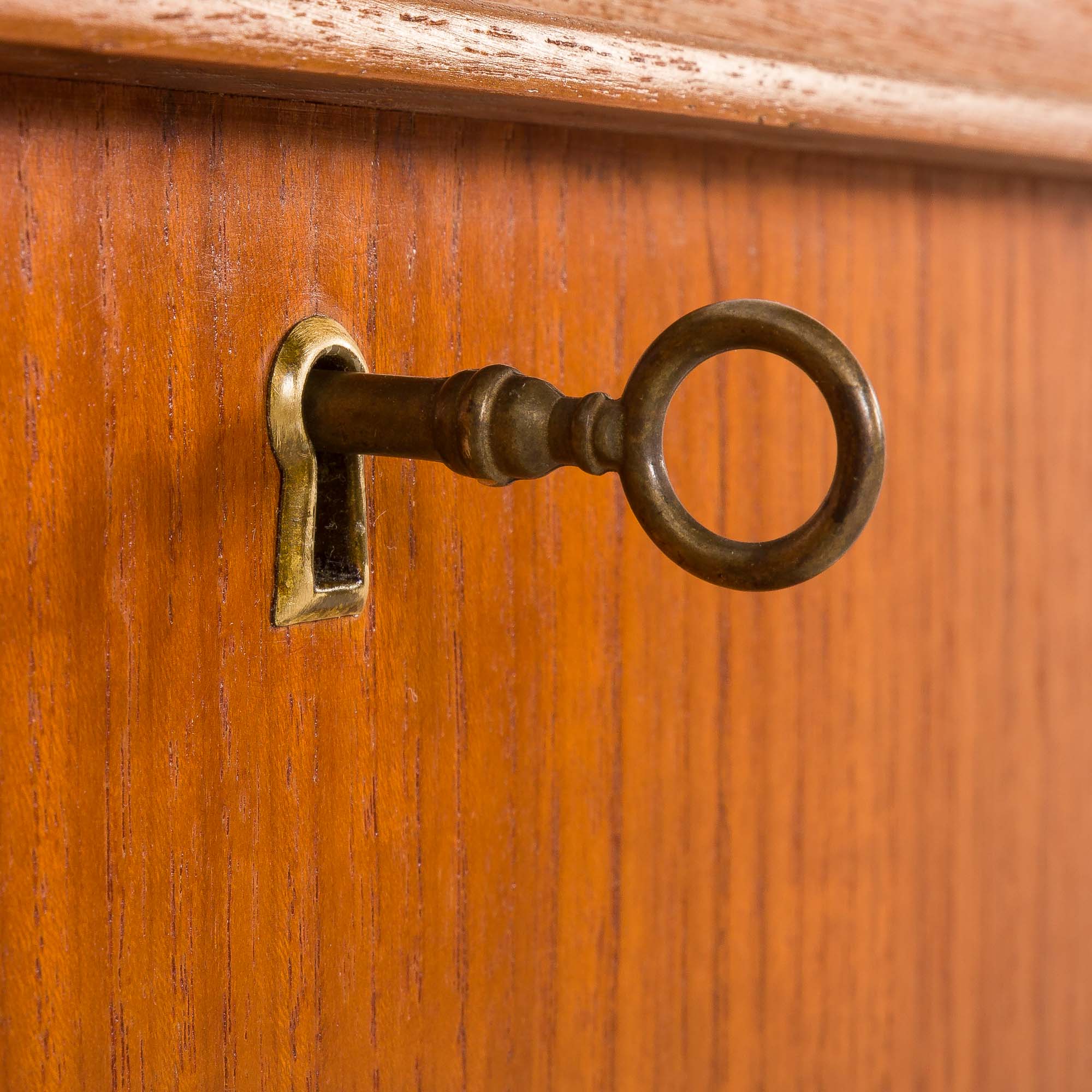 Classic Danish dresser, Hansen Mobelfabrik, 1960s