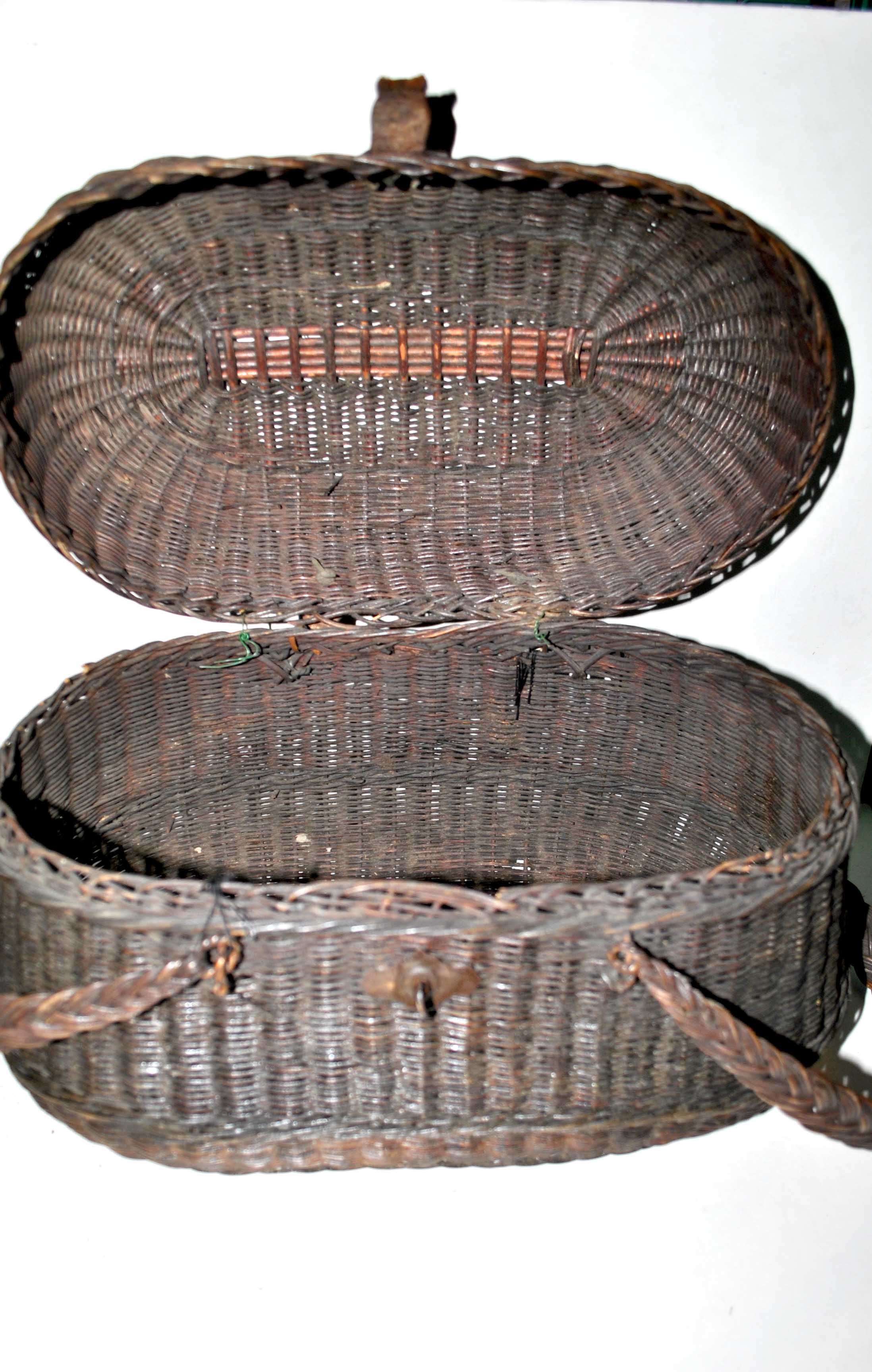 Panier couvert en osier noir 1900 - panier bressan de marché