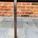 Ancien banc d’École en bois peint en vert et piétement métal rouillé