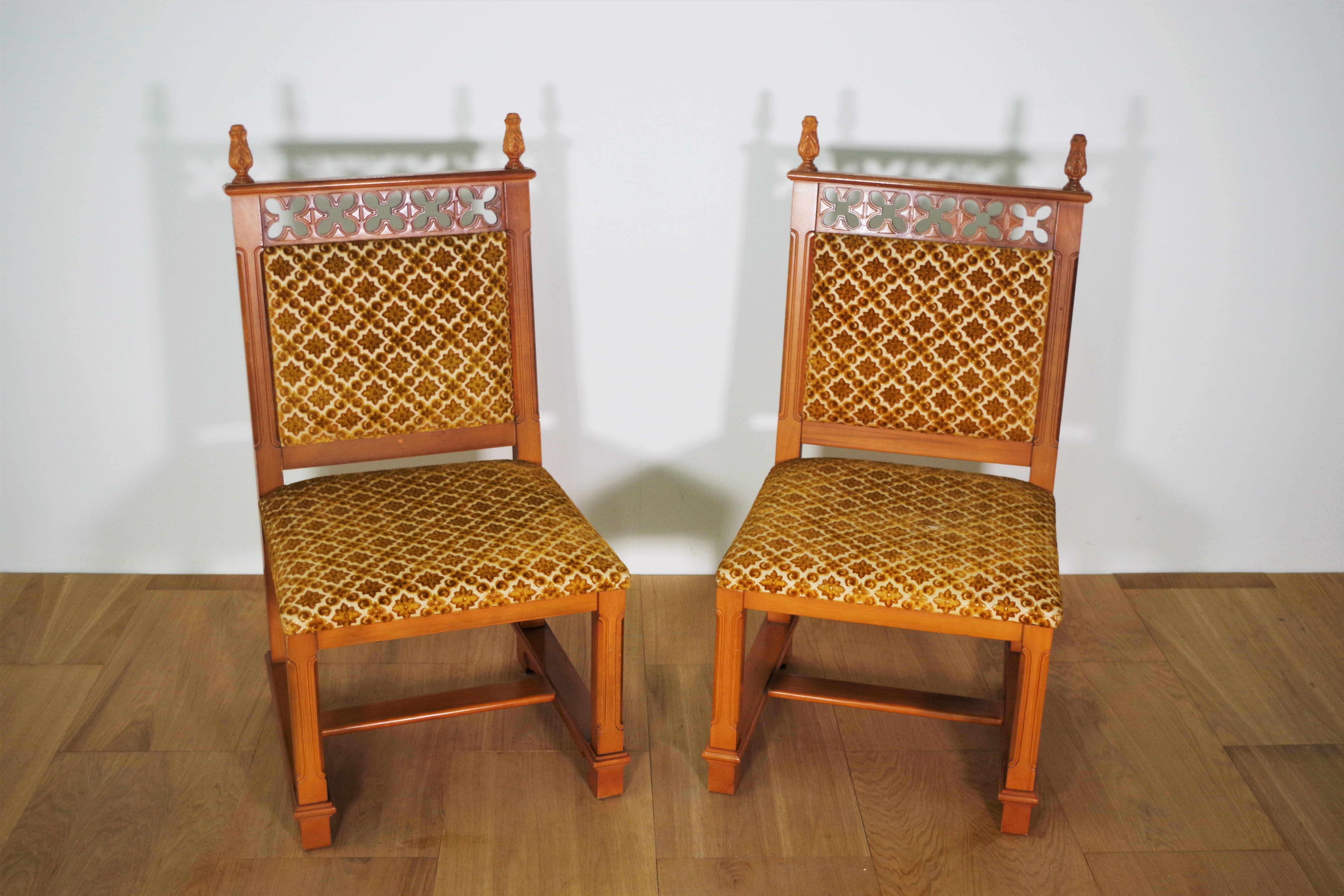 Velvet and carved wood chairs, 70s. Game of 2