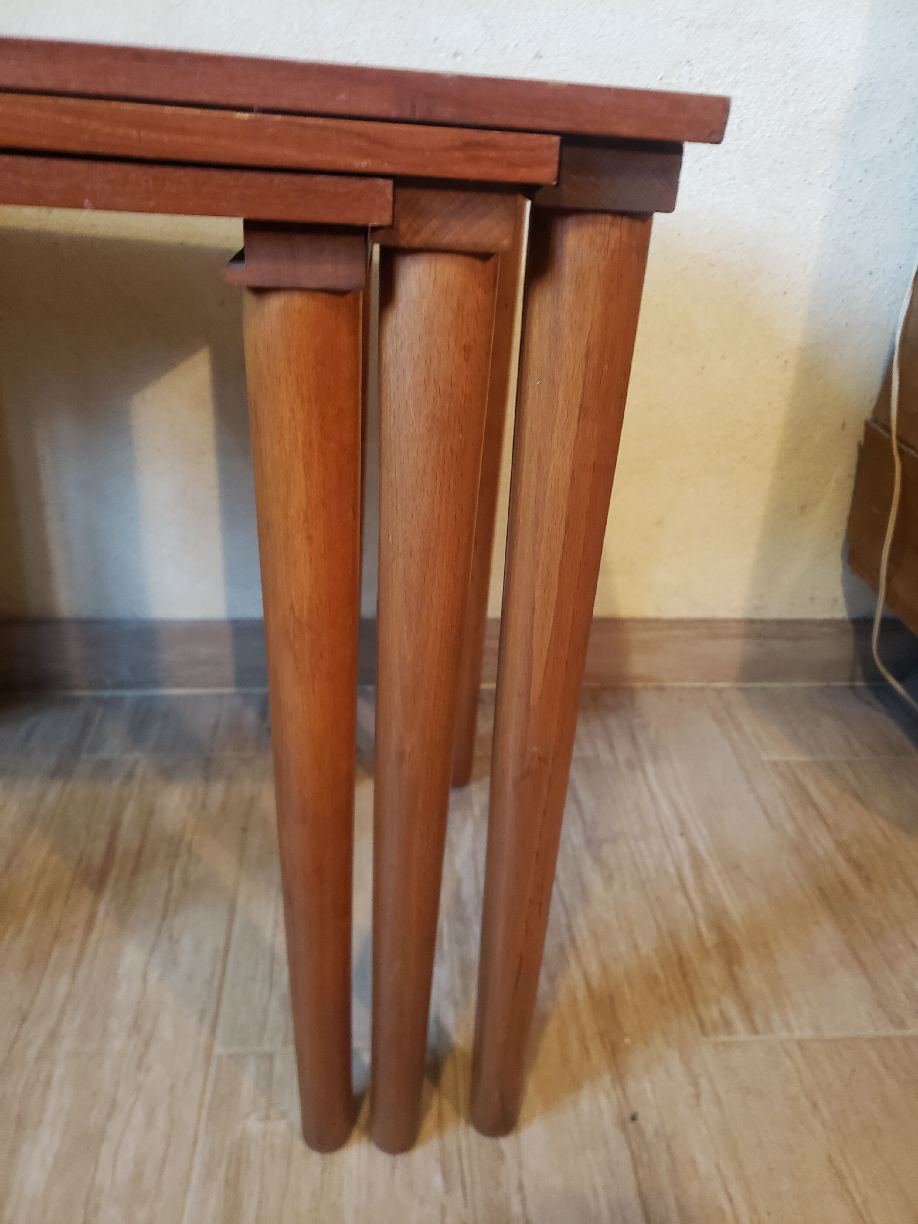 Scandinavian vintage gigognes tables