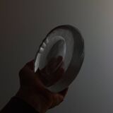 Cendrier vintage en verre de glace sculpté par Vicke Lindstrand pour Kosta Boda