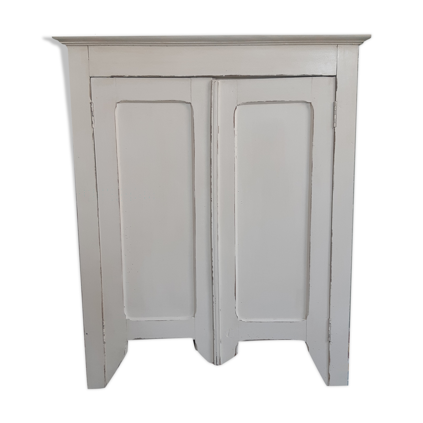 Parisian buffet patinated in chalk