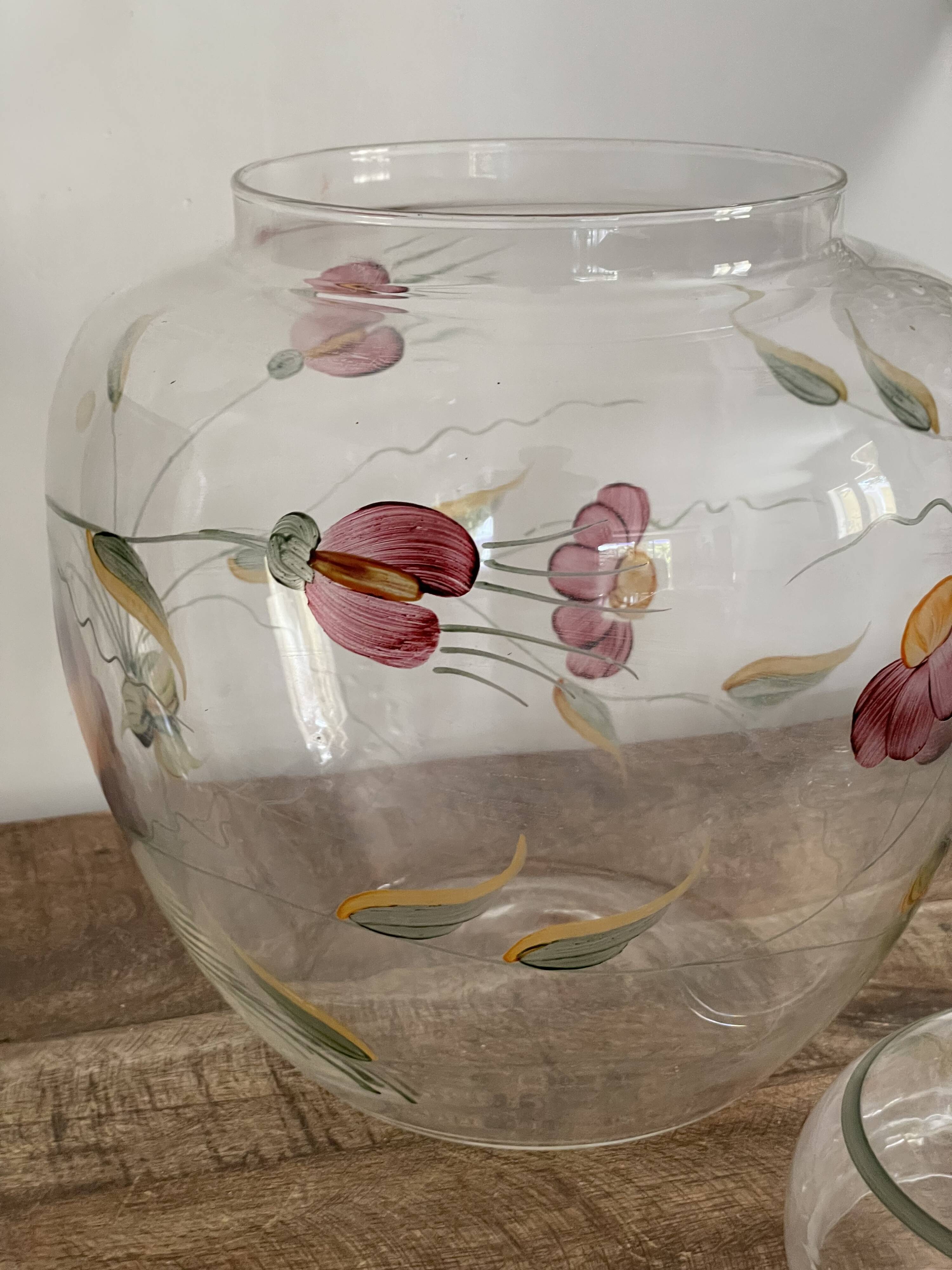 Large crystal jar with floral decoration