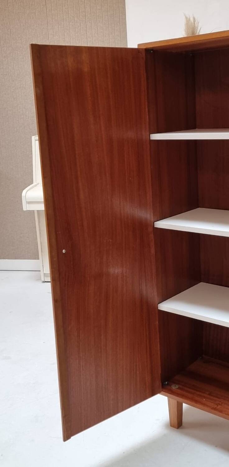 Armoire du milieu du siècle