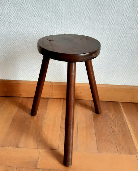 Tabouret tripode wabi sabi vers 1940