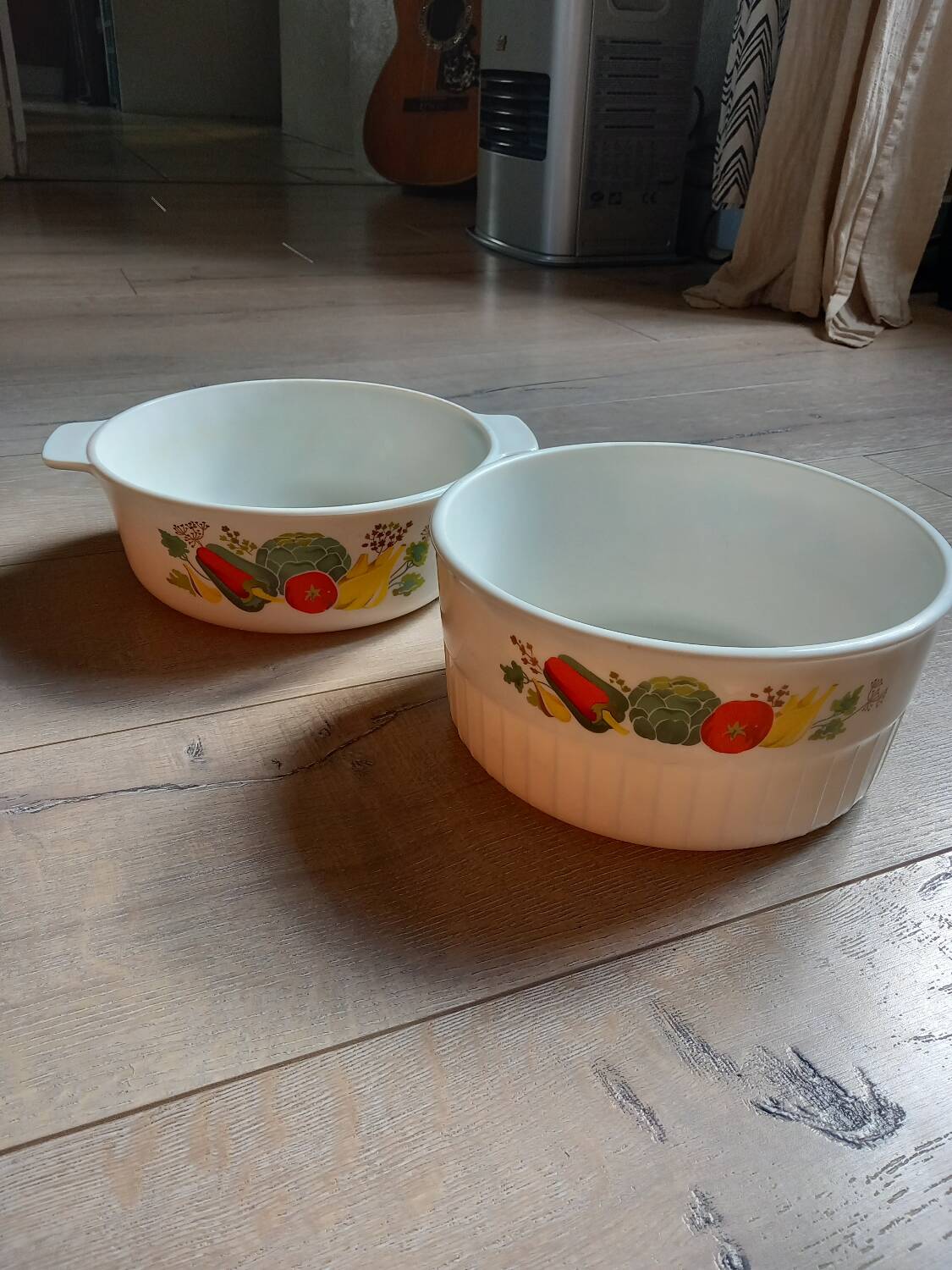 Set of 2 vintage dishes