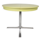 Vintage round dining table with a diameter of 100 cm, extendable to 135 cm, from the 1970s.
