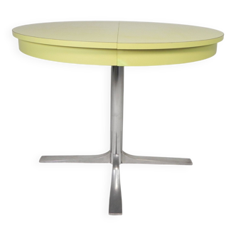 Vintage round dining table with a diameter of 100 cm, extendable to 135 cm, from the 1970s.