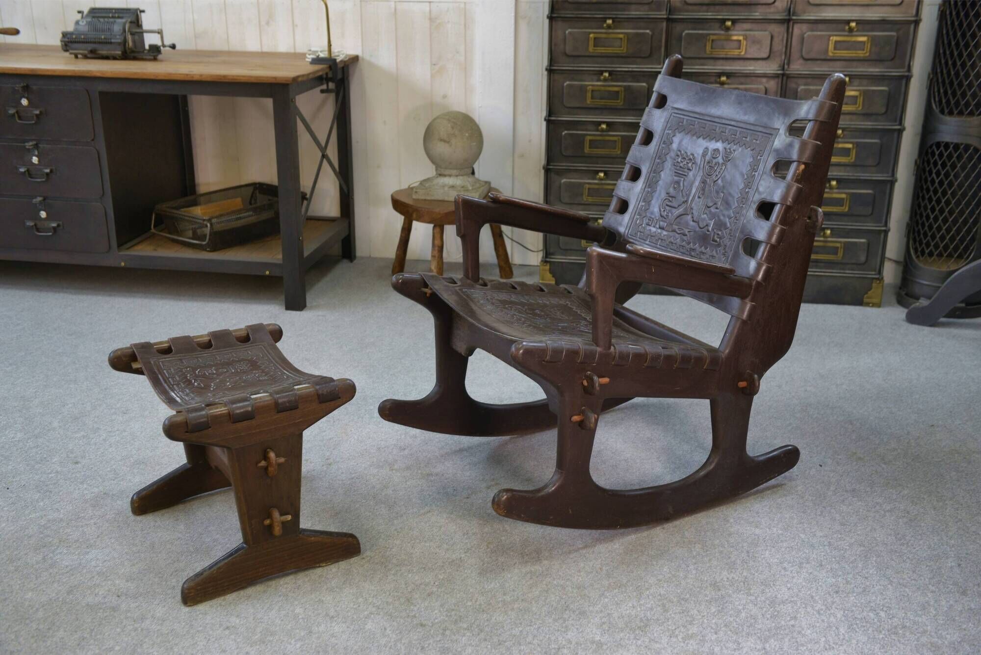 Armchair with ottoman by Angel Pazmino in brown wood and leather from the 1960s.