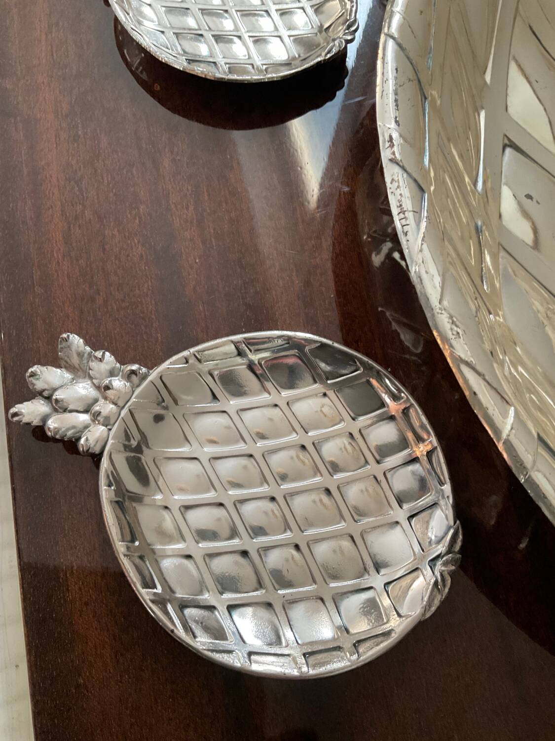 Pineapple cup series and 5 silver metal bowls