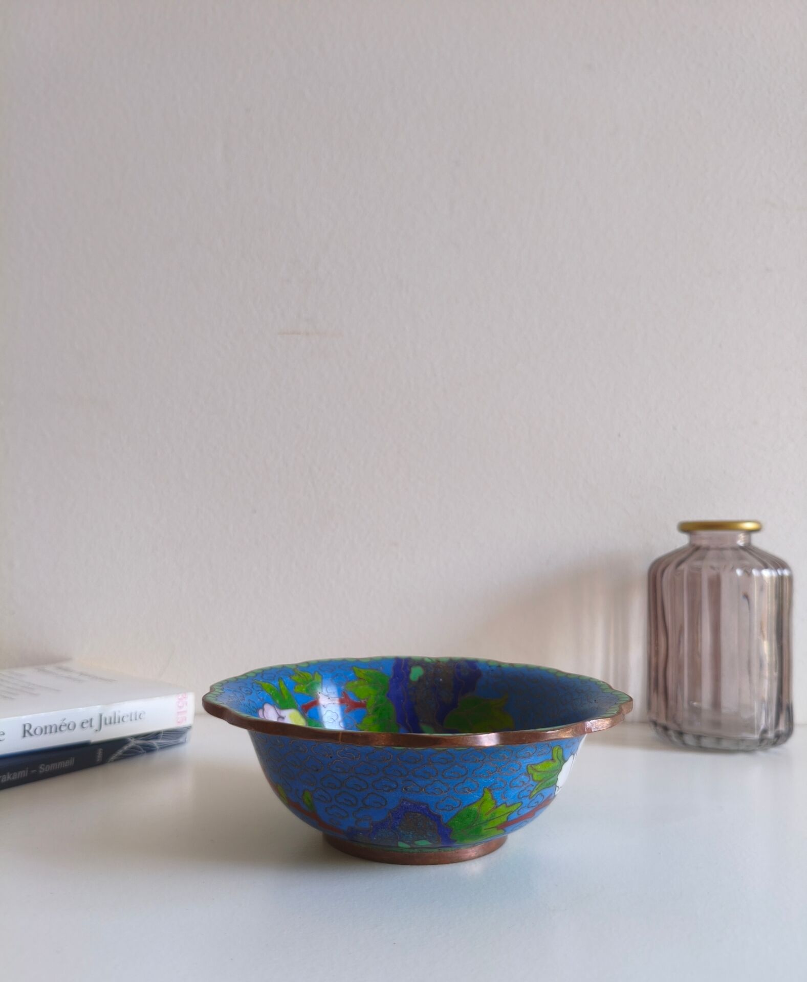 Fluted bowl in Chinese cloisonné