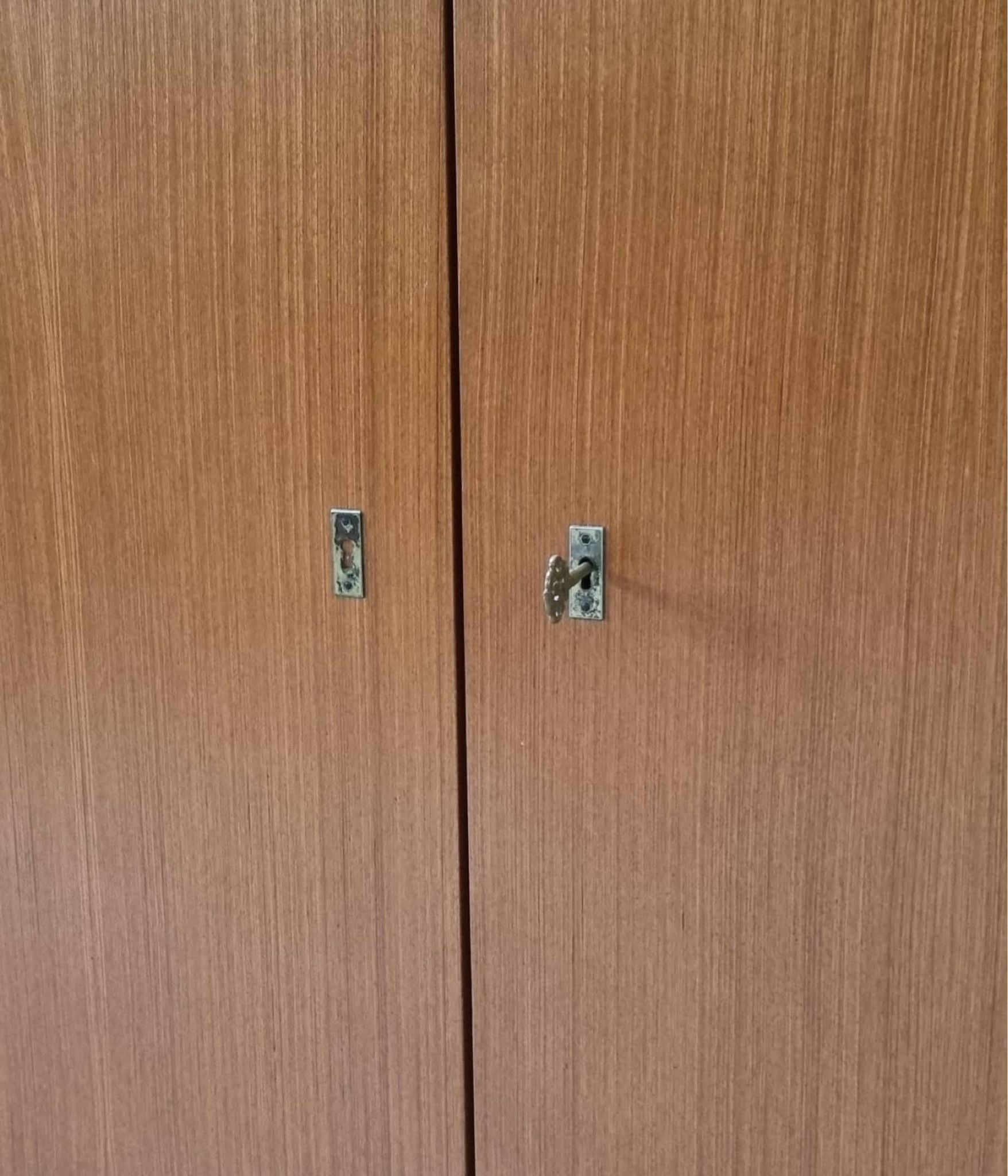 Armoire du milieu du siècle