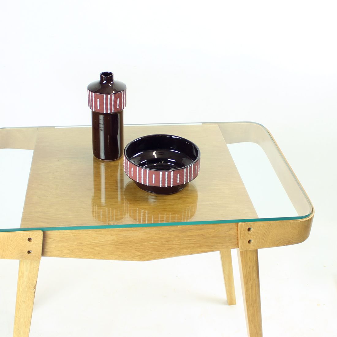 Table basse du milieu du siècle en chêne et verre, Tchécoslovaquie Années 1960