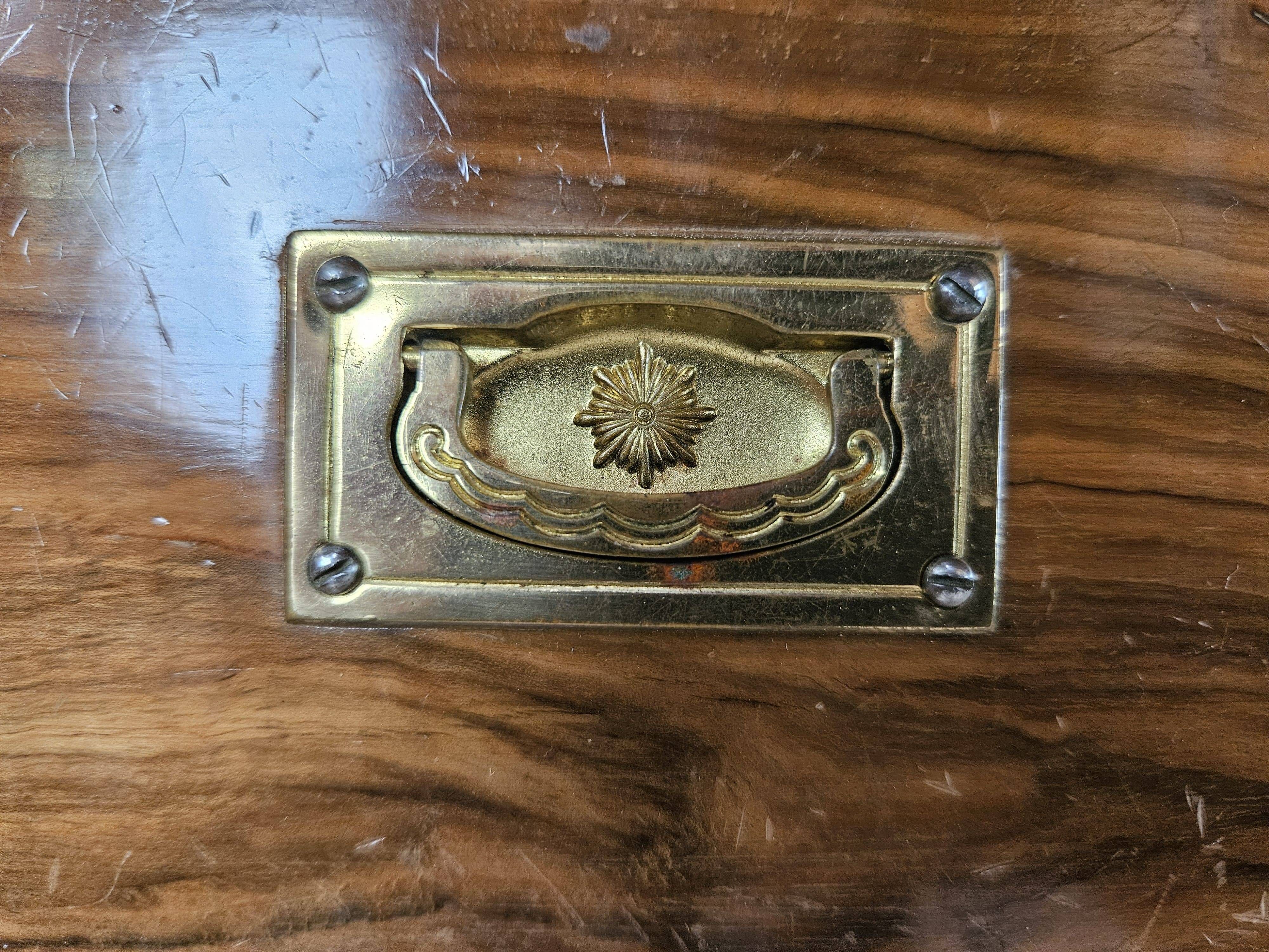 French Art Decò sideboard in walnut, 1940