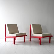 Paire de chauffeuses scandinaves vintage rouge et écru