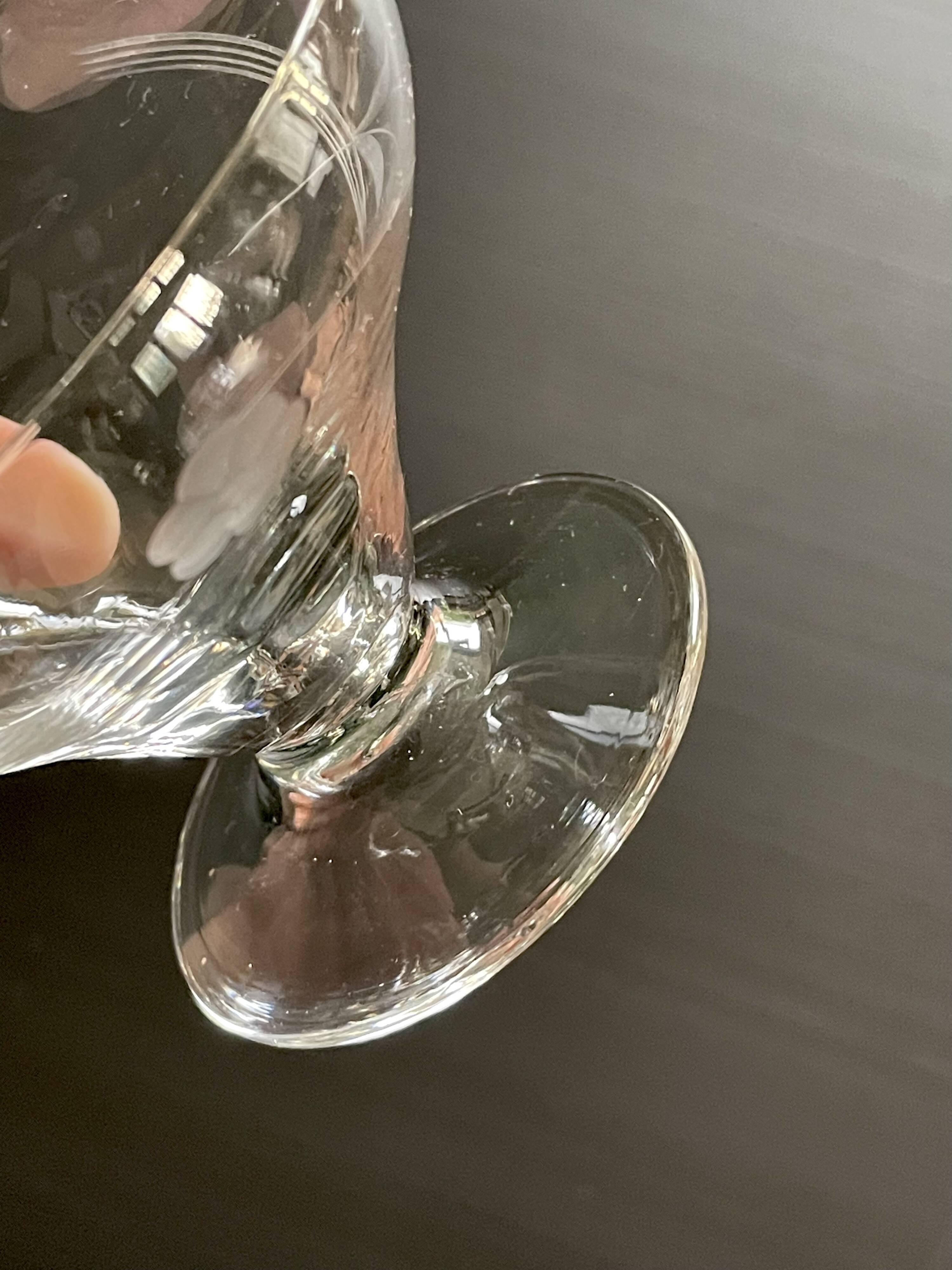 Set of 6 vintage cups in very good condition.