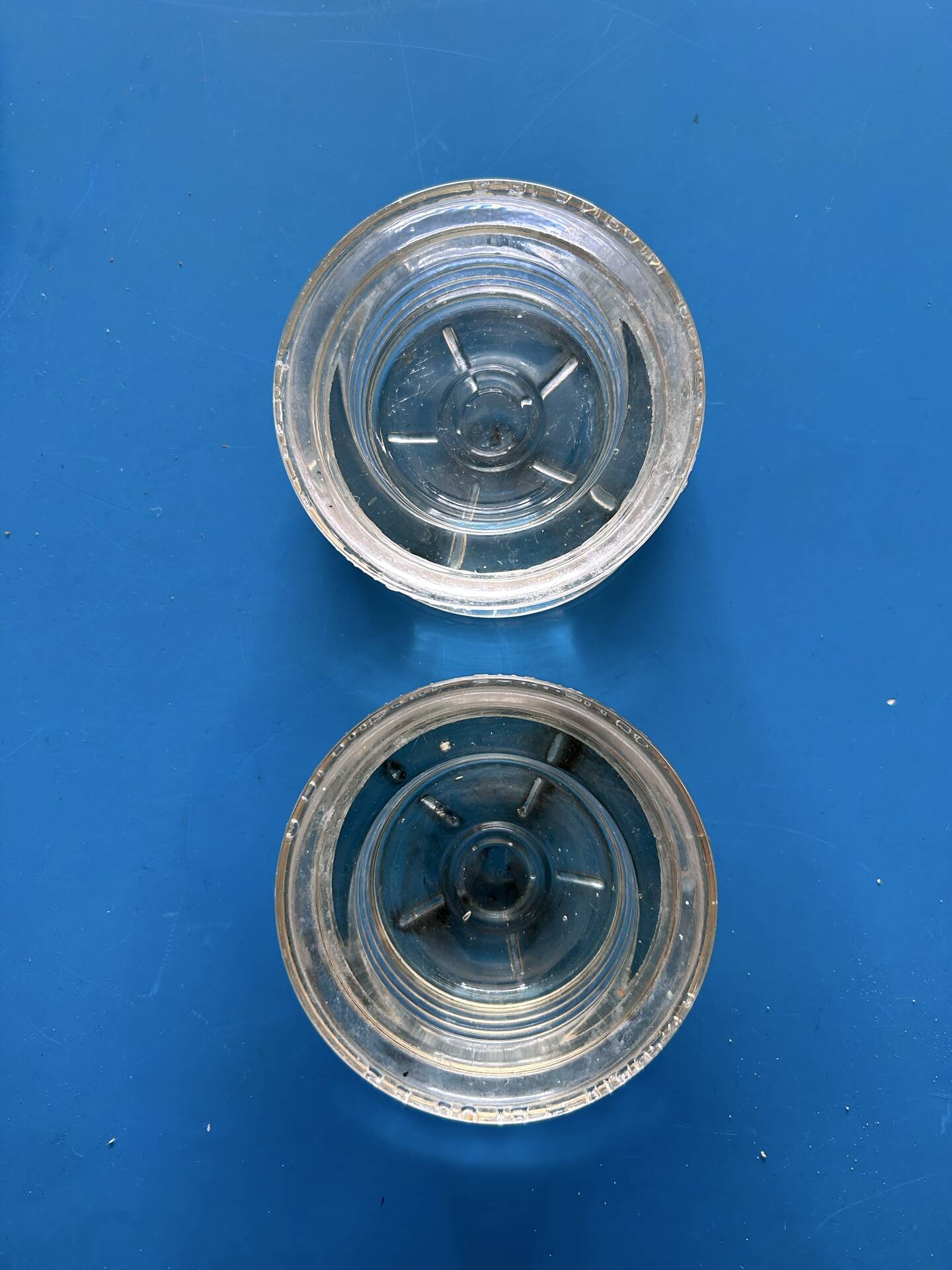 2 glass blocks signed Diameter 10 cm Height 5 cm