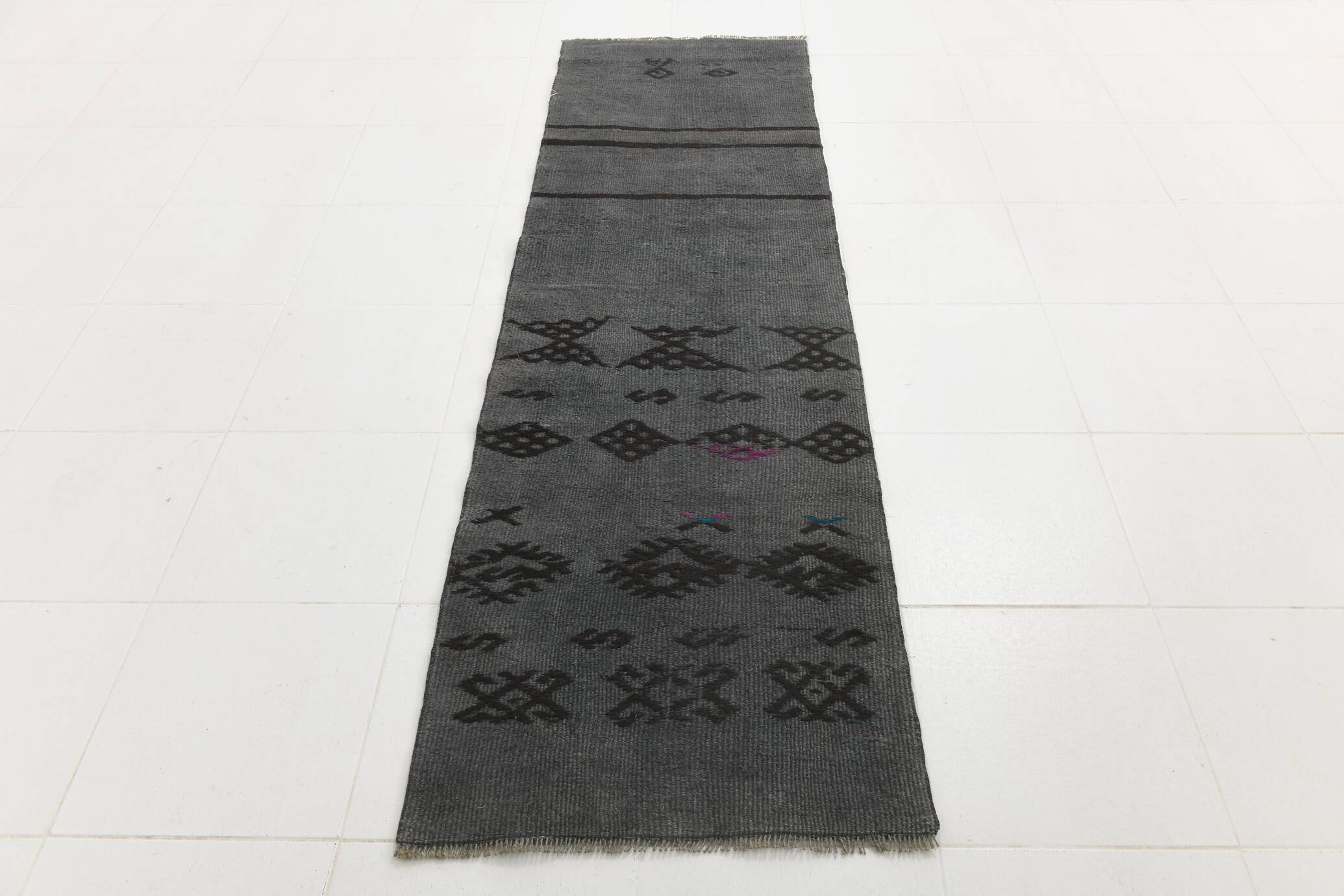 2x8 Vintage Gray & Black Runner Rug, 72x255Cm