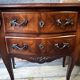 Commode galbée