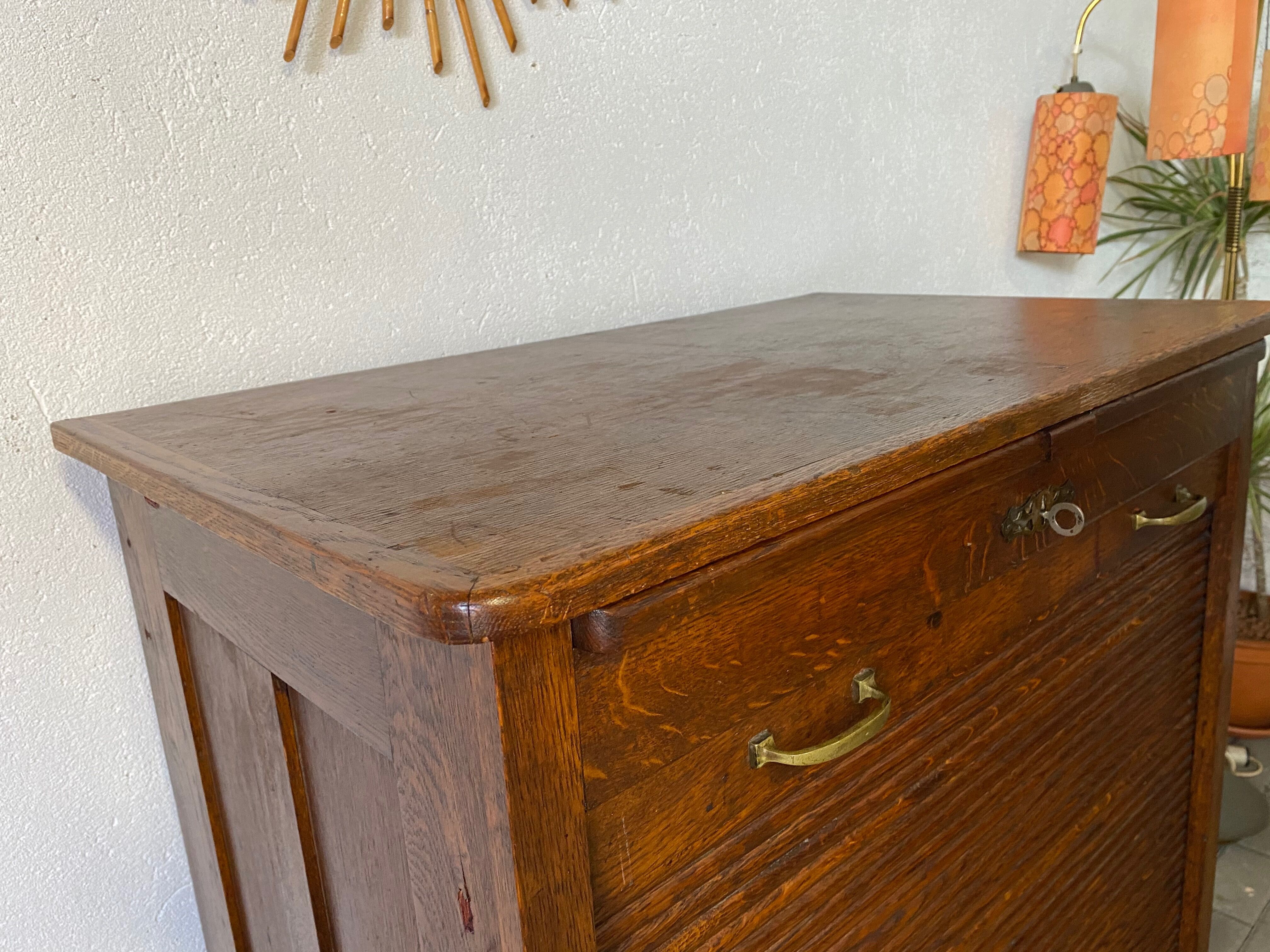 Industrial furniture notary binder with vintage American curtain 1940s