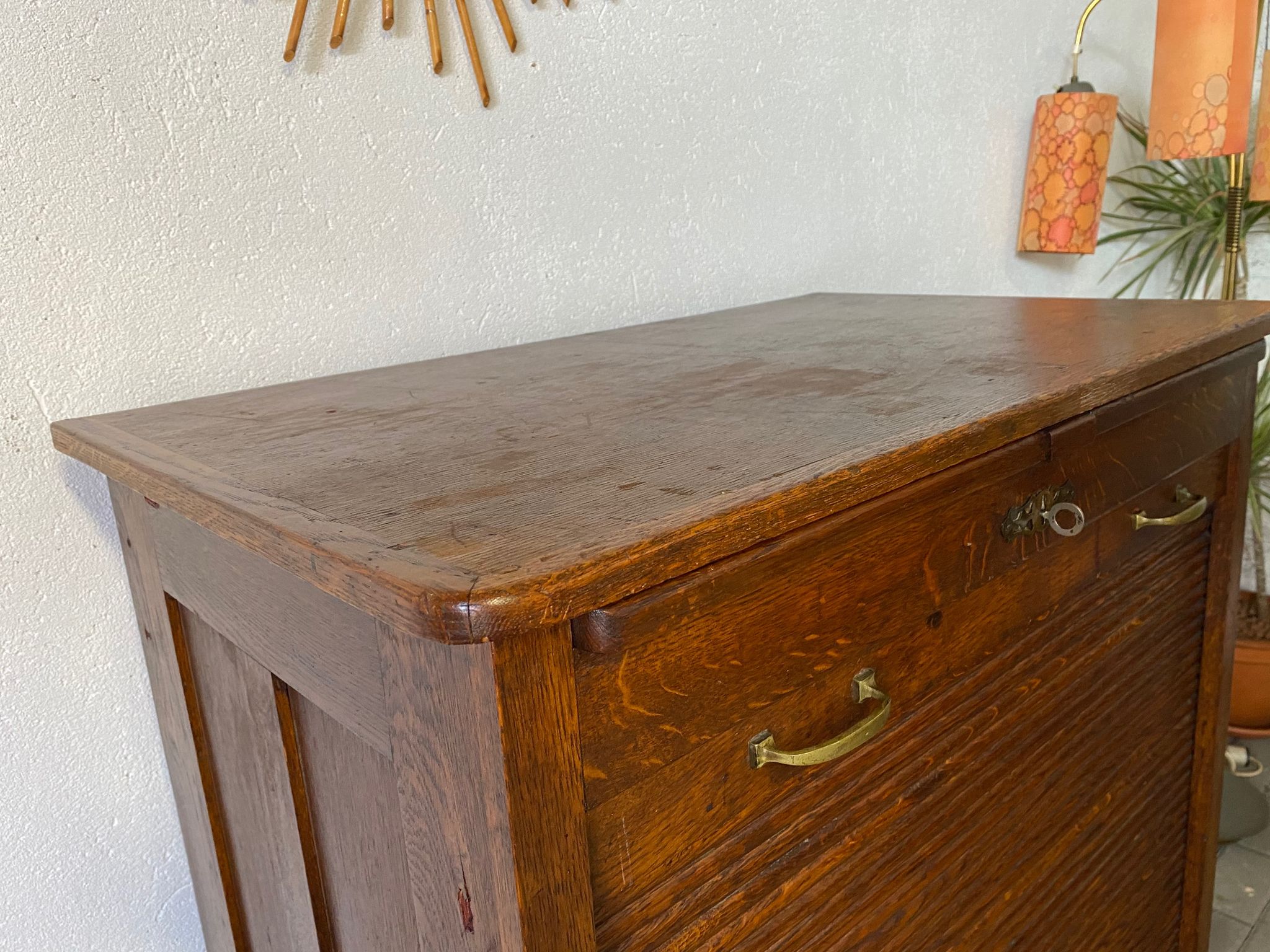 Industrial furniture notary binder with vintage American curtain 1940s