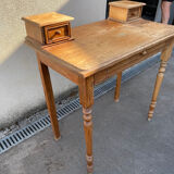 Writing table