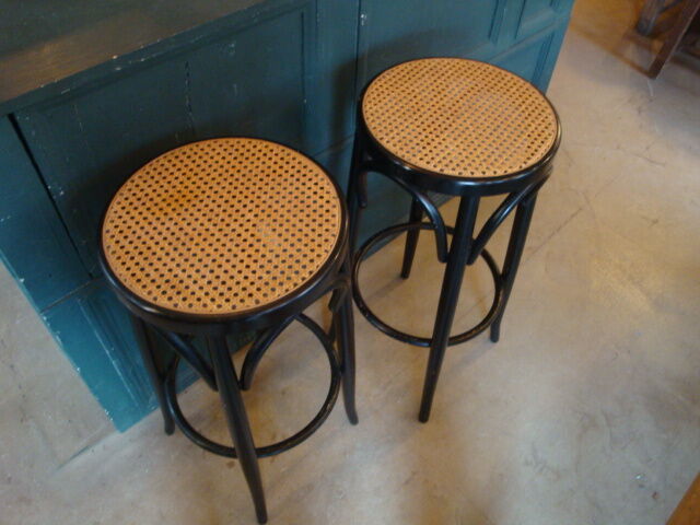 Bar stool