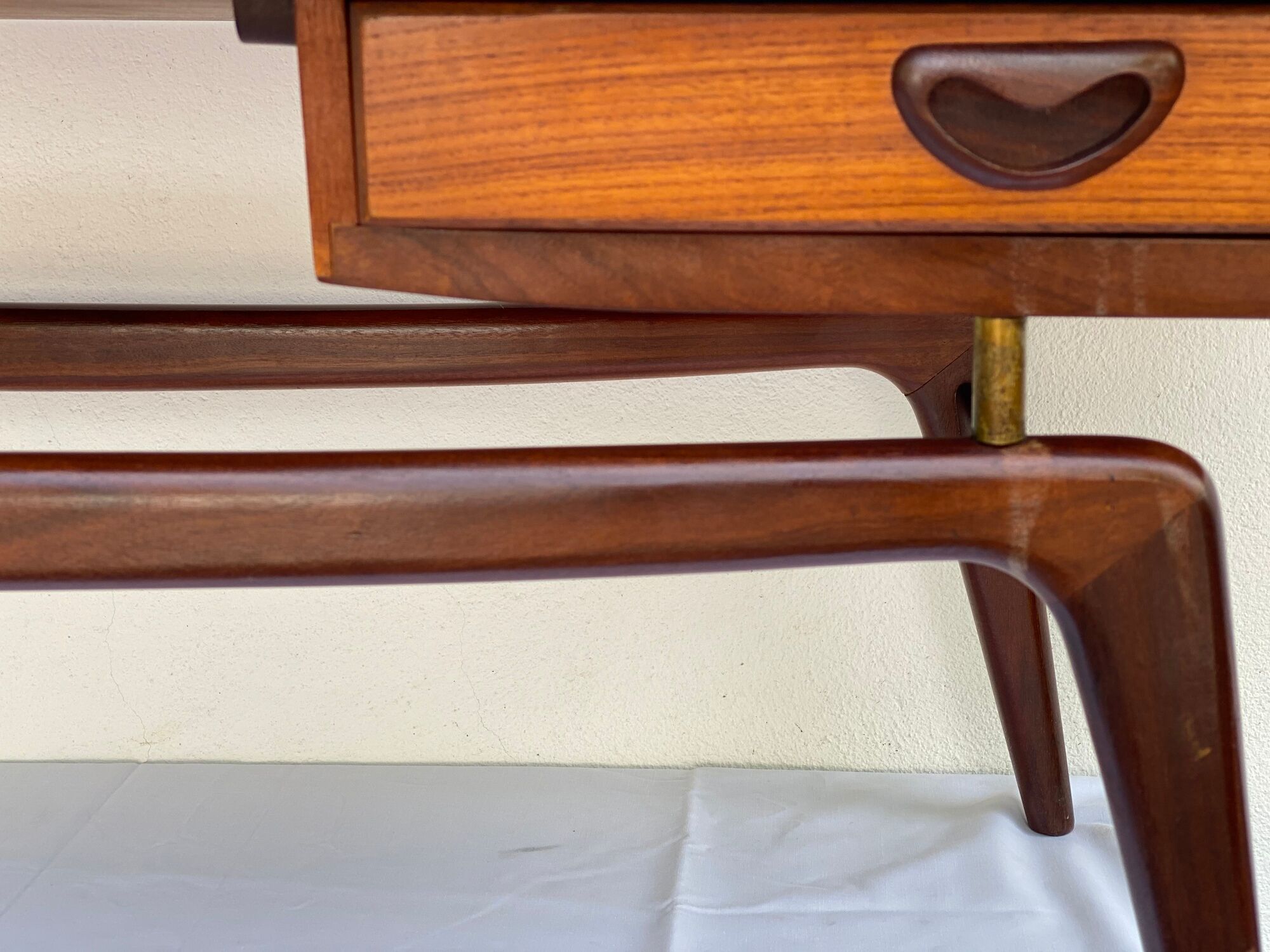 Louis van Teeffelen Salon Table in Teak with a double drawer 1950’s
