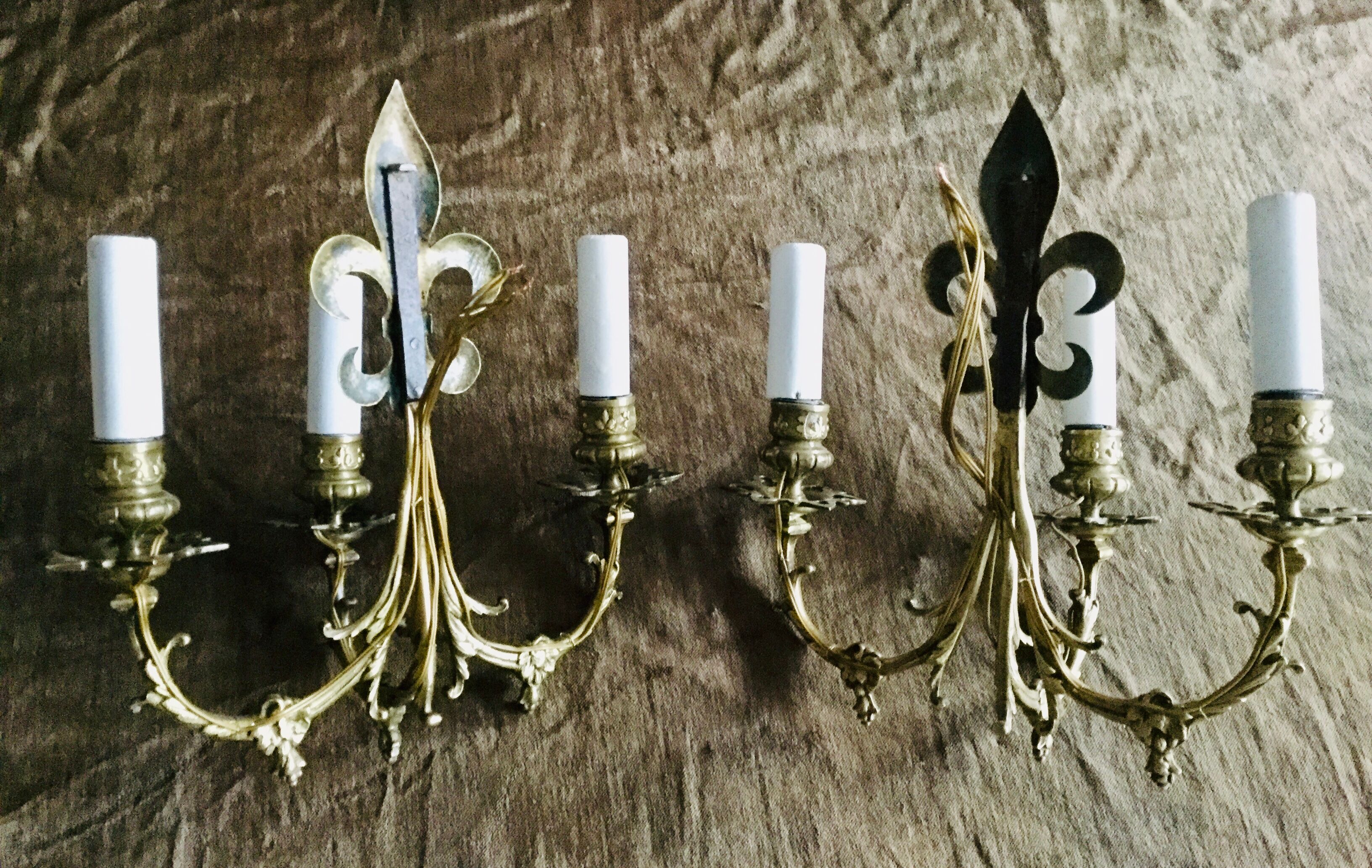 Pair of sconces flowers of lys bronze 3 lights
