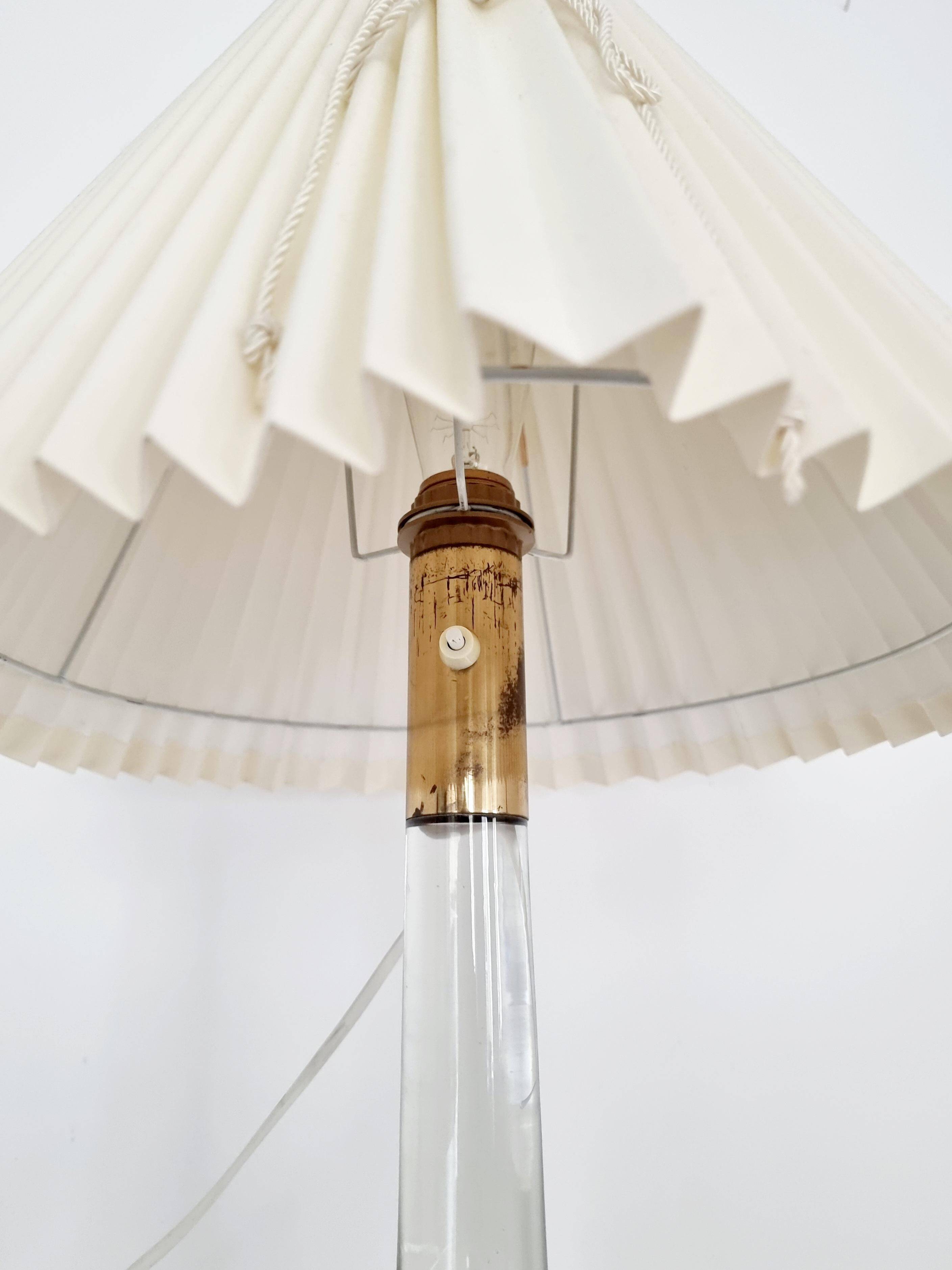 Desk lamp, glass and brass, mid-century modern / Scandinavian, Orno Oy Finland.