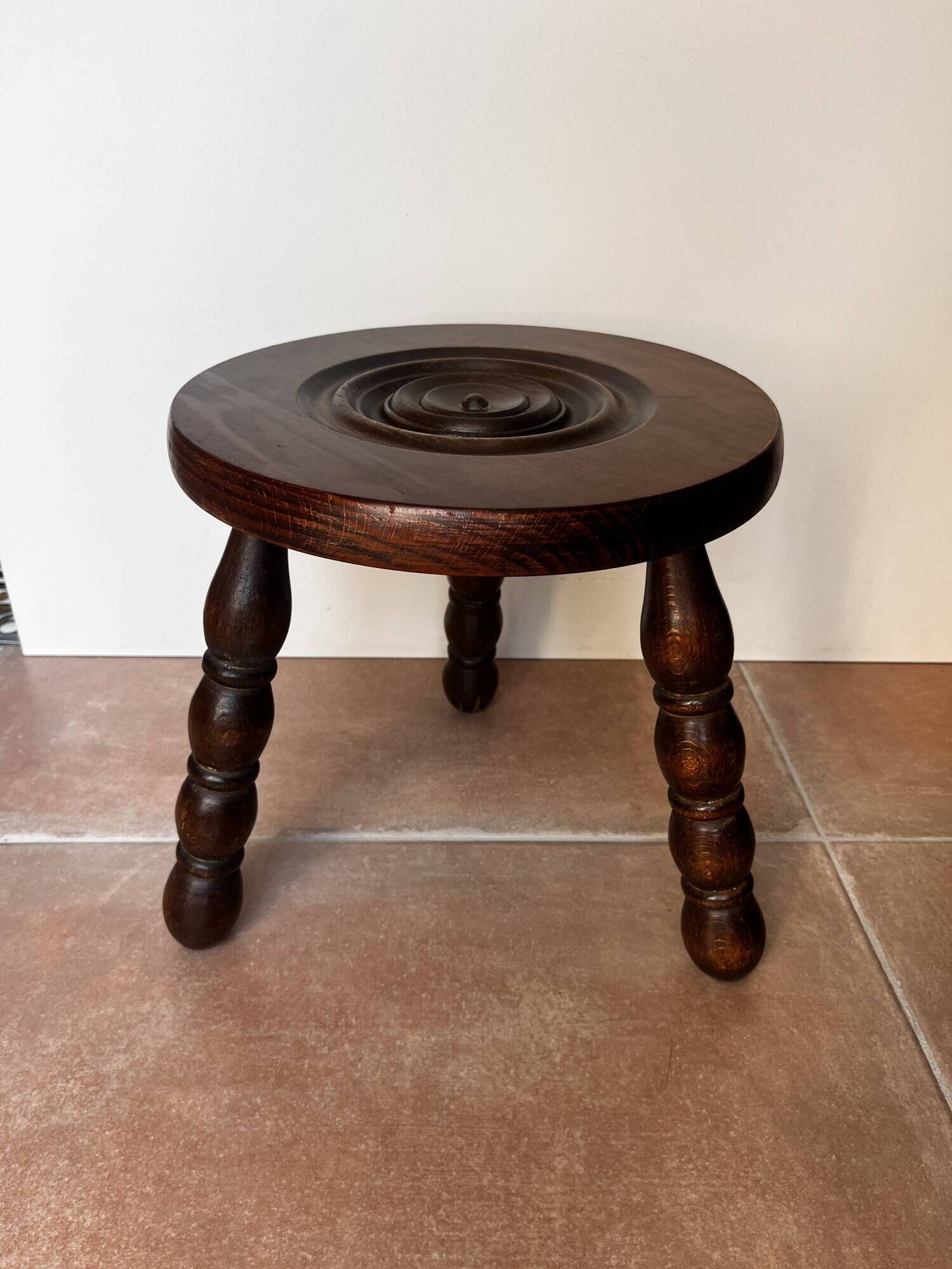 Tripod stool