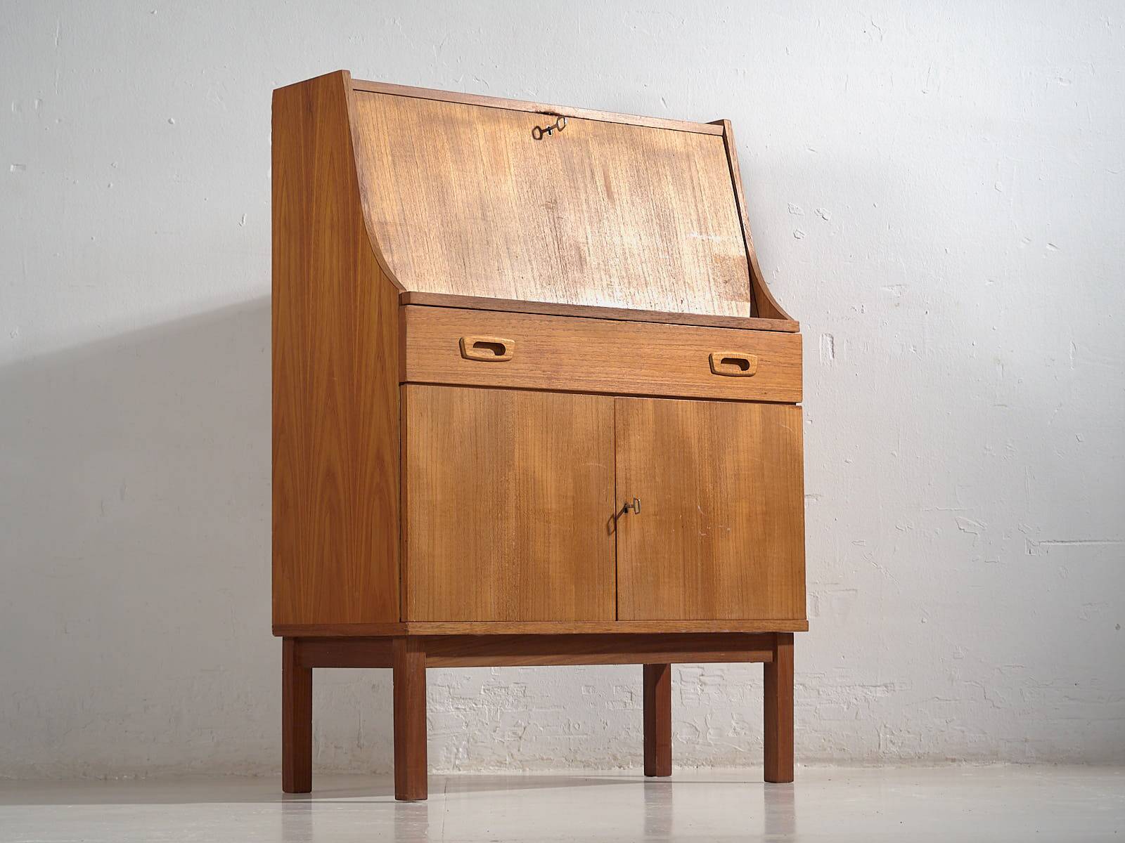 Vintage desk (c.1960) #47