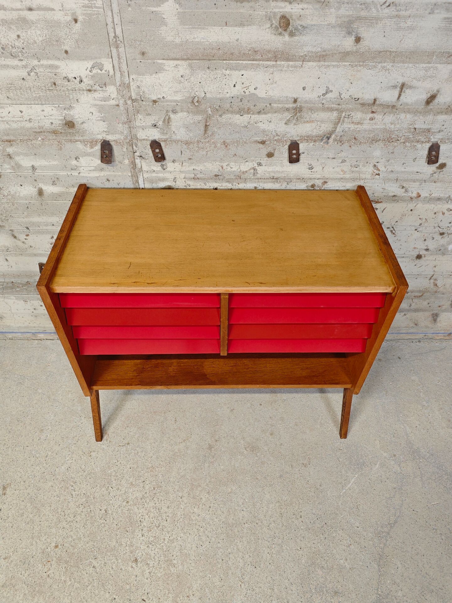 Buffet range vinyle vintage