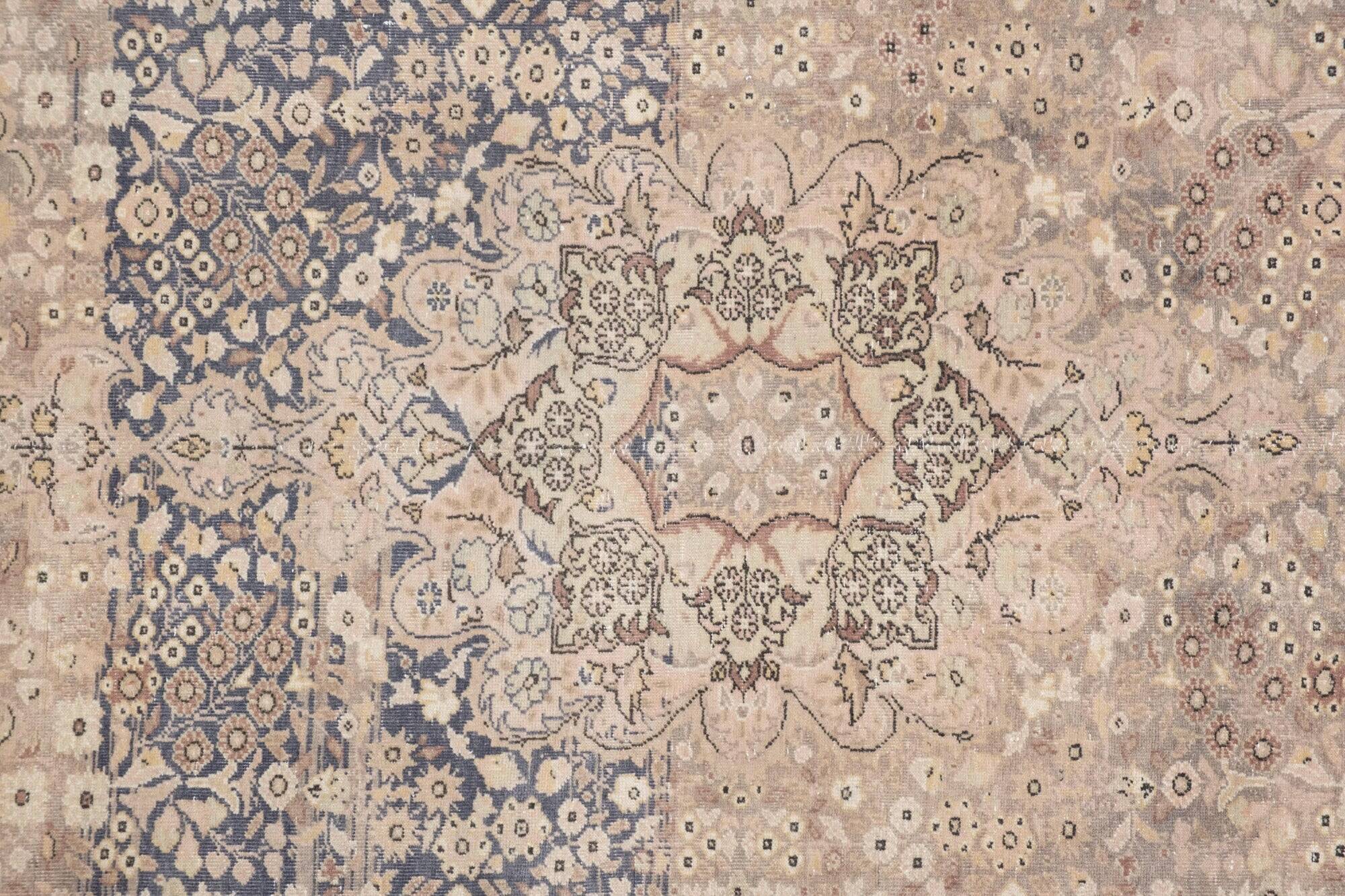 Vintage Turkish handmade rug 212x294 cm