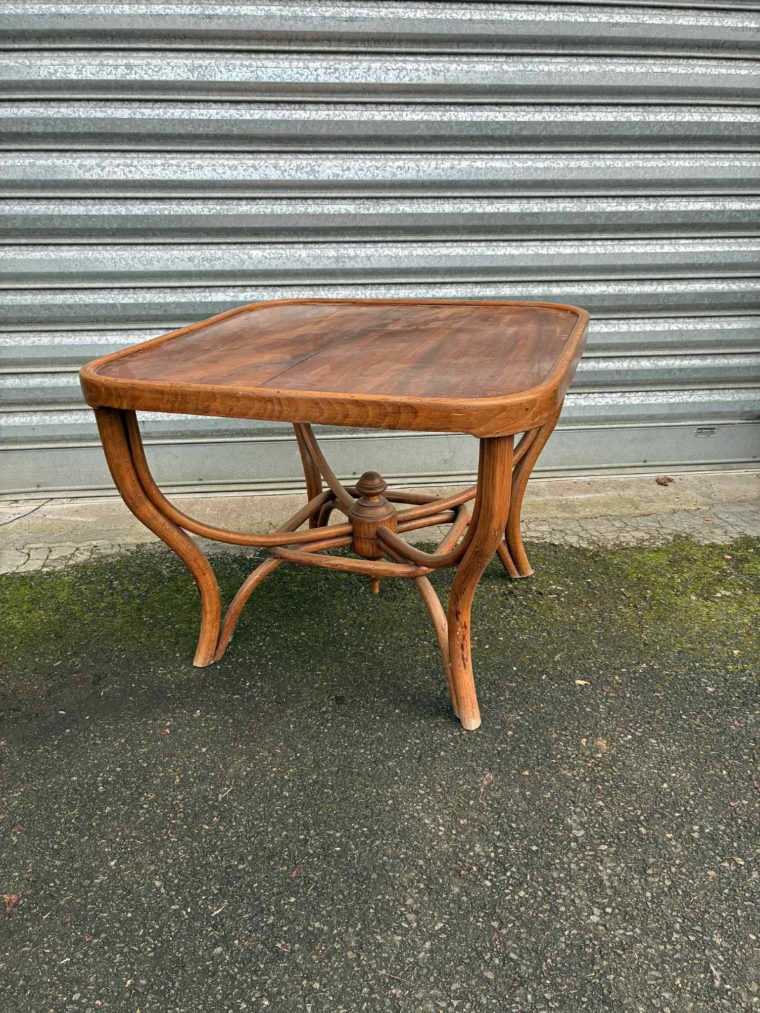 Side table/coffee table