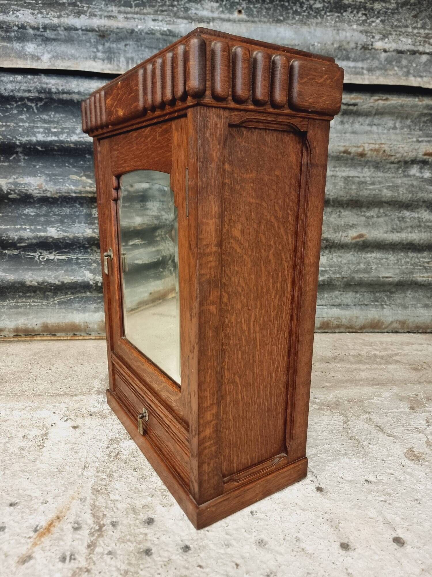 Antique medicine cabinet hanging cabinet Art Deco oak