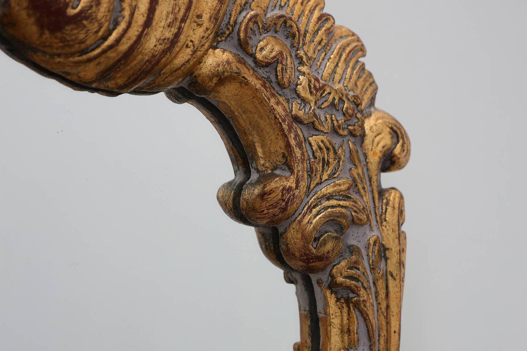 Petit miroir doré de style rococo, Italie, XXe siècle