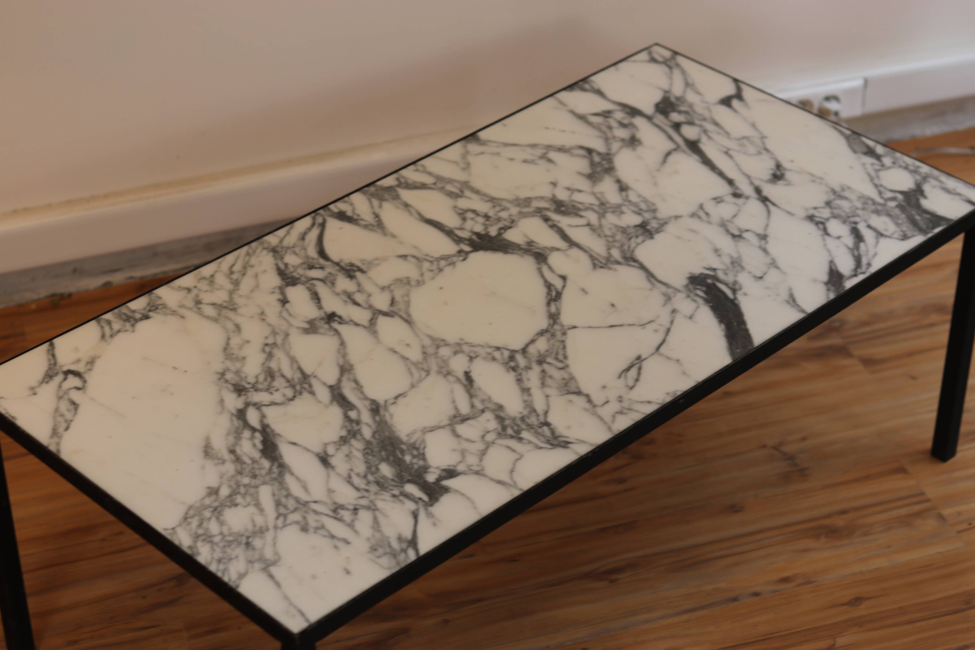 Rectangular coffee table in black lacquered metal and Arabescato marble