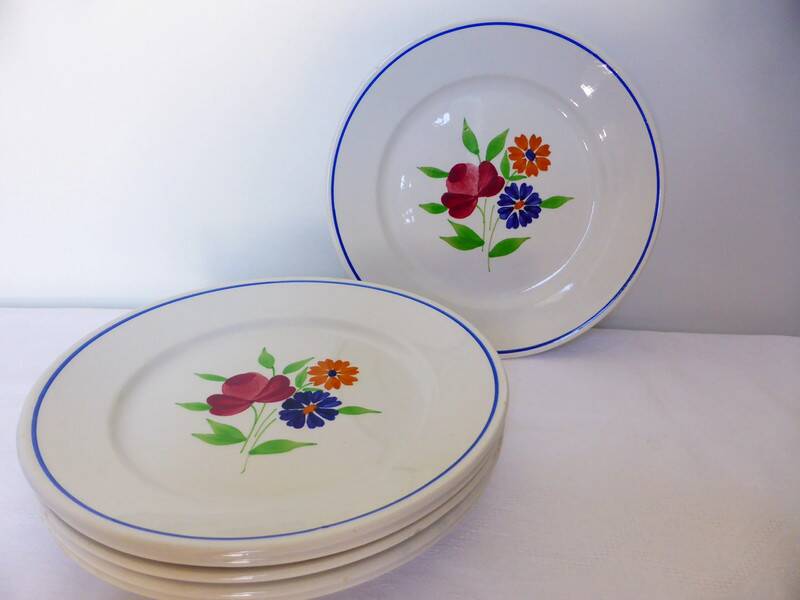 6 vintage dinner plates from the Badonviller factory