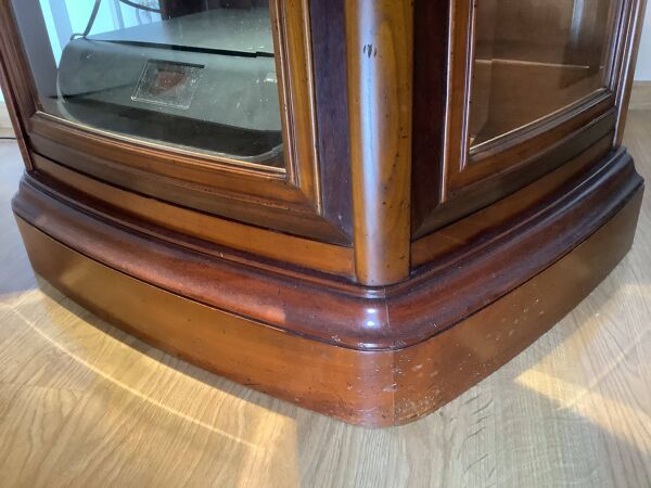 Vitrine en merisier de Christian Robert