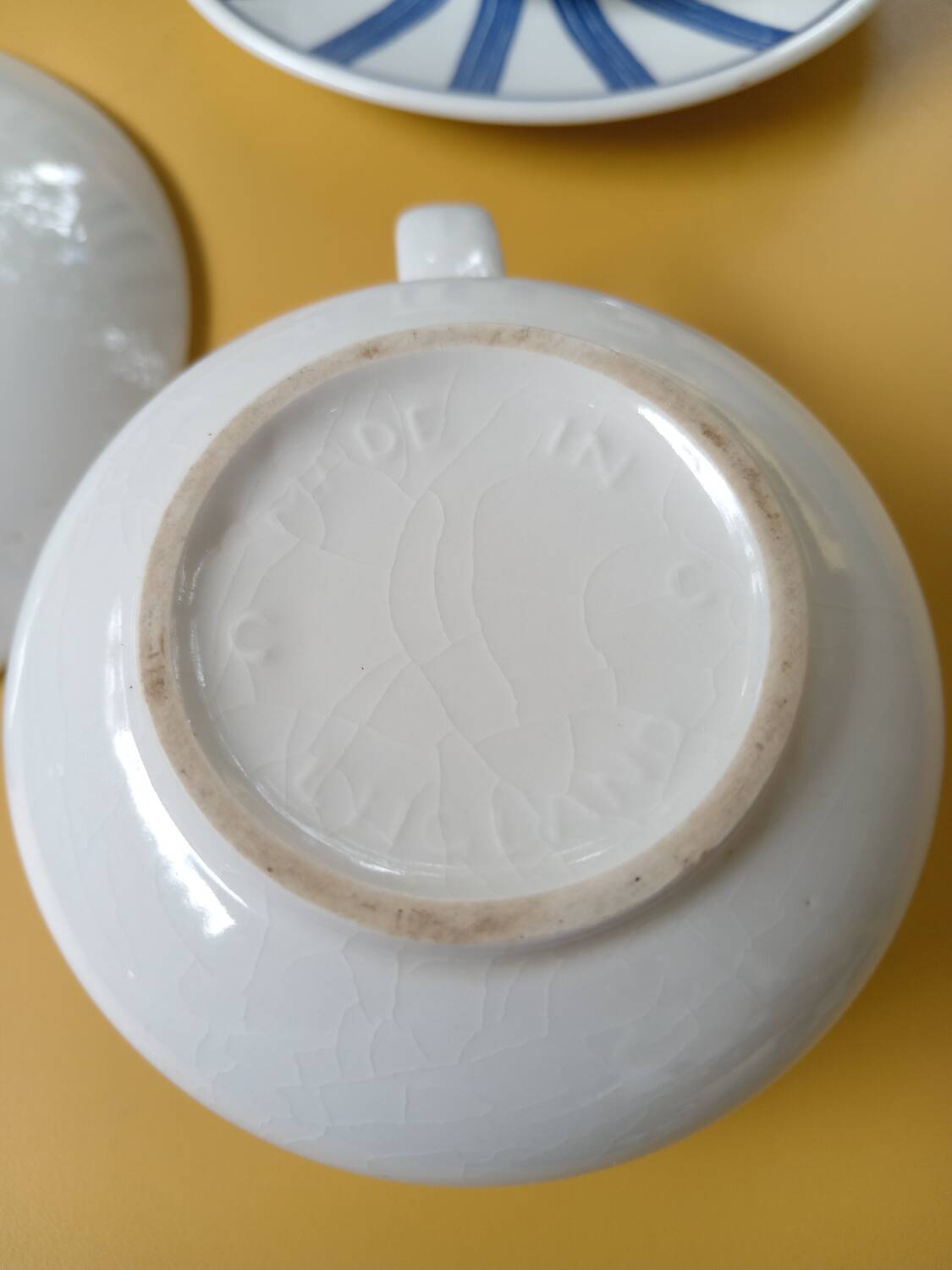 4 cups and saucers in English porcelain