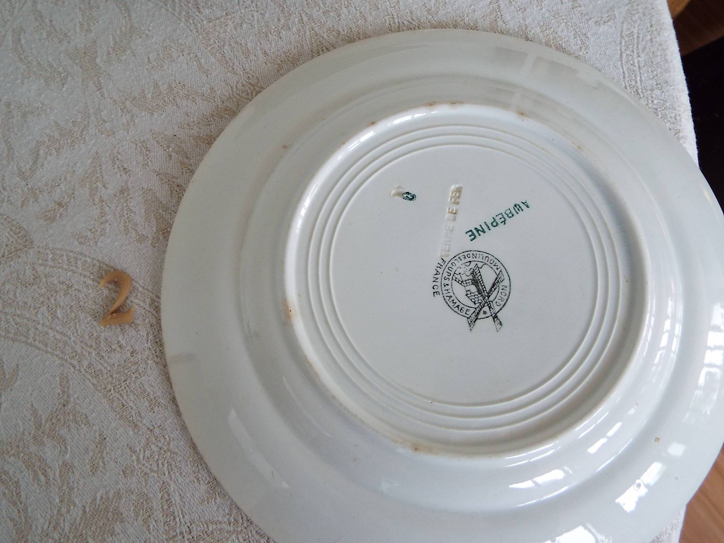 5 assiettes plates terre de fer Moulin des Loups Aubépine